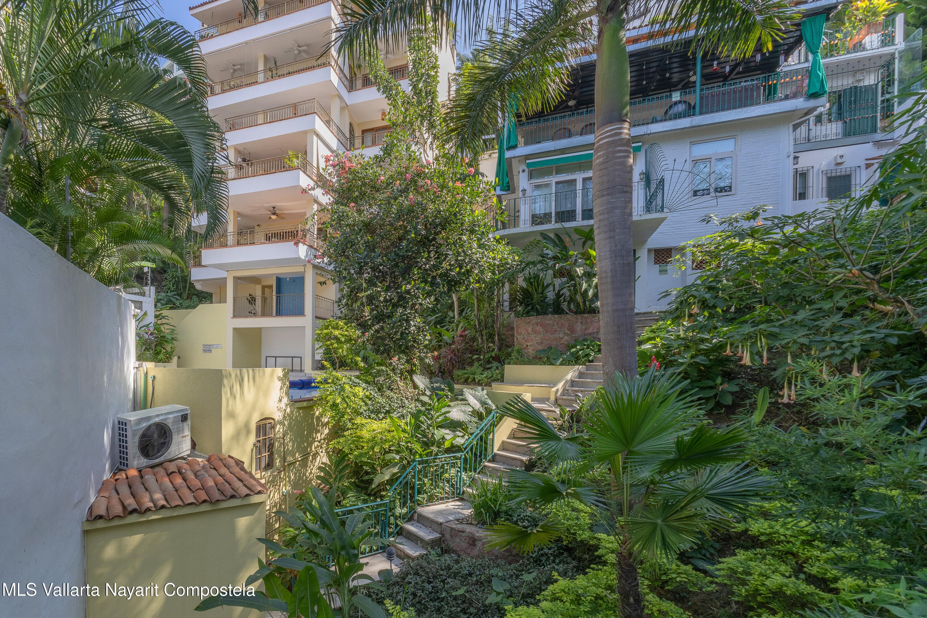 221 Gardenia 34