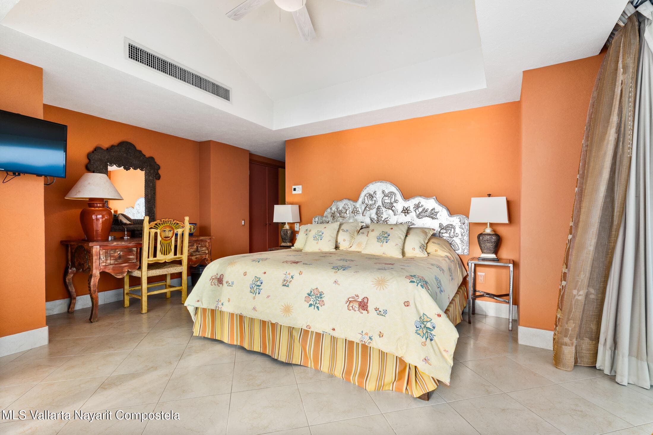 Grand Venetian 12