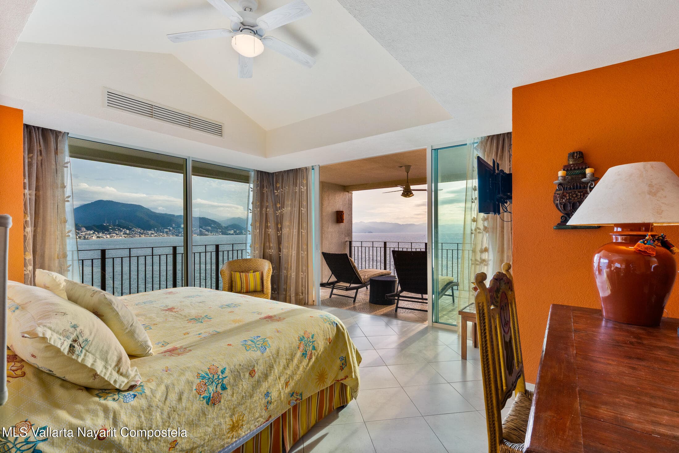 Grand Venetian 10