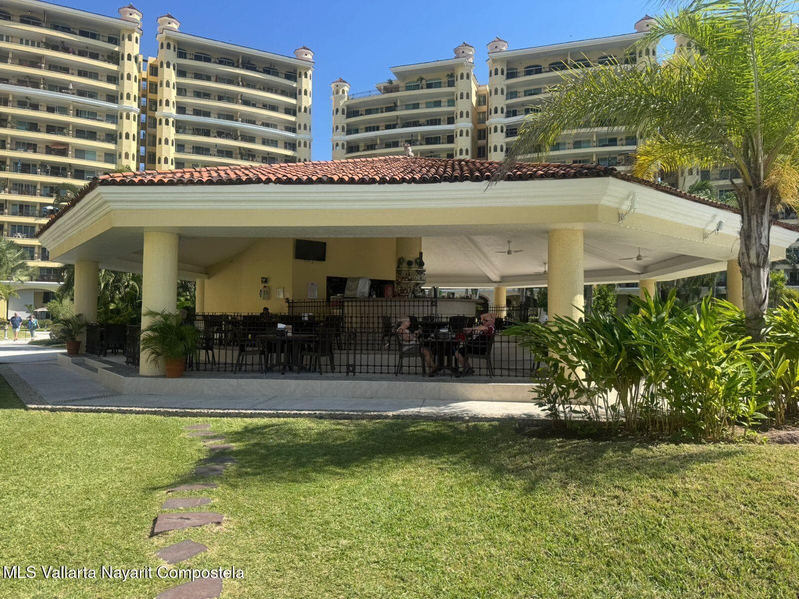 Bay View Grand 26