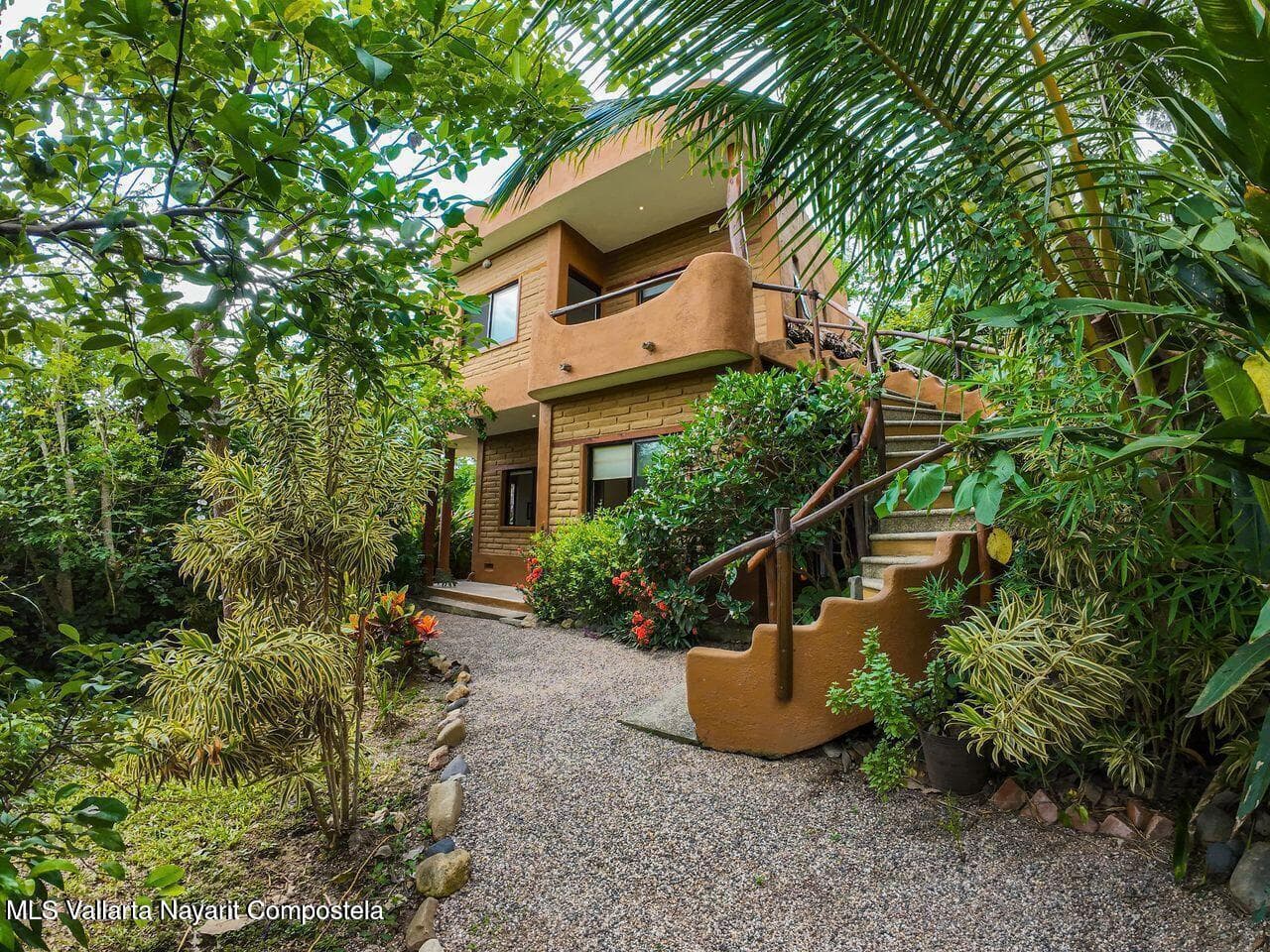 9 calle Tahiti 16