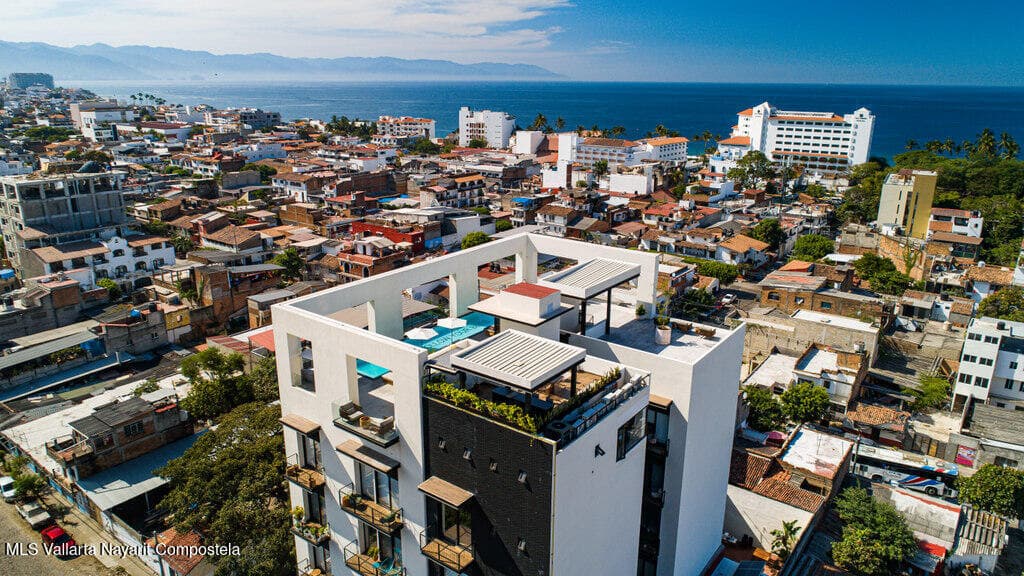 The Colonial 35