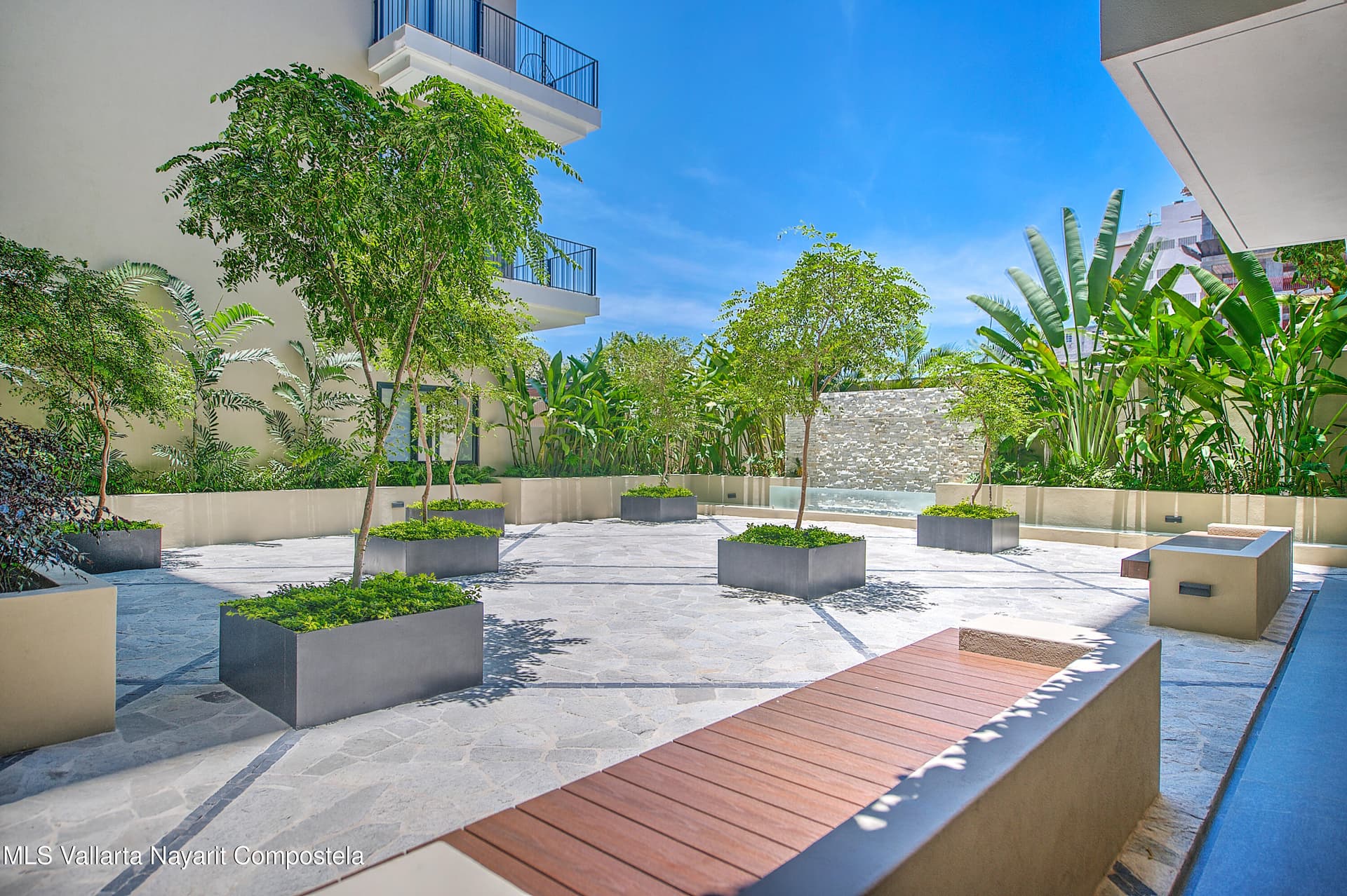 117 PALM SPRING 21