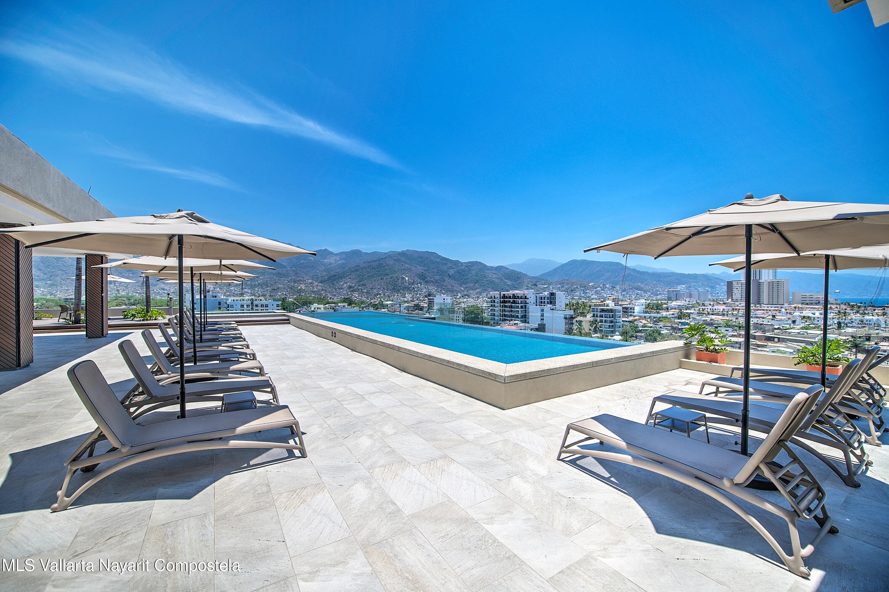 117 PALM SPRING 27
