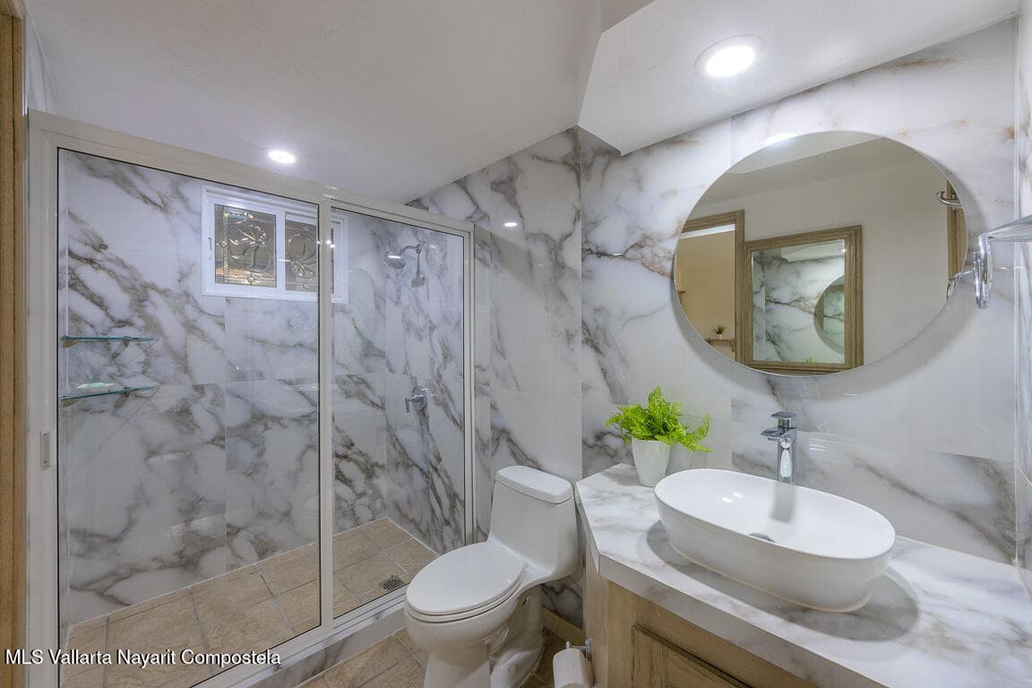 Bay View Grand 16