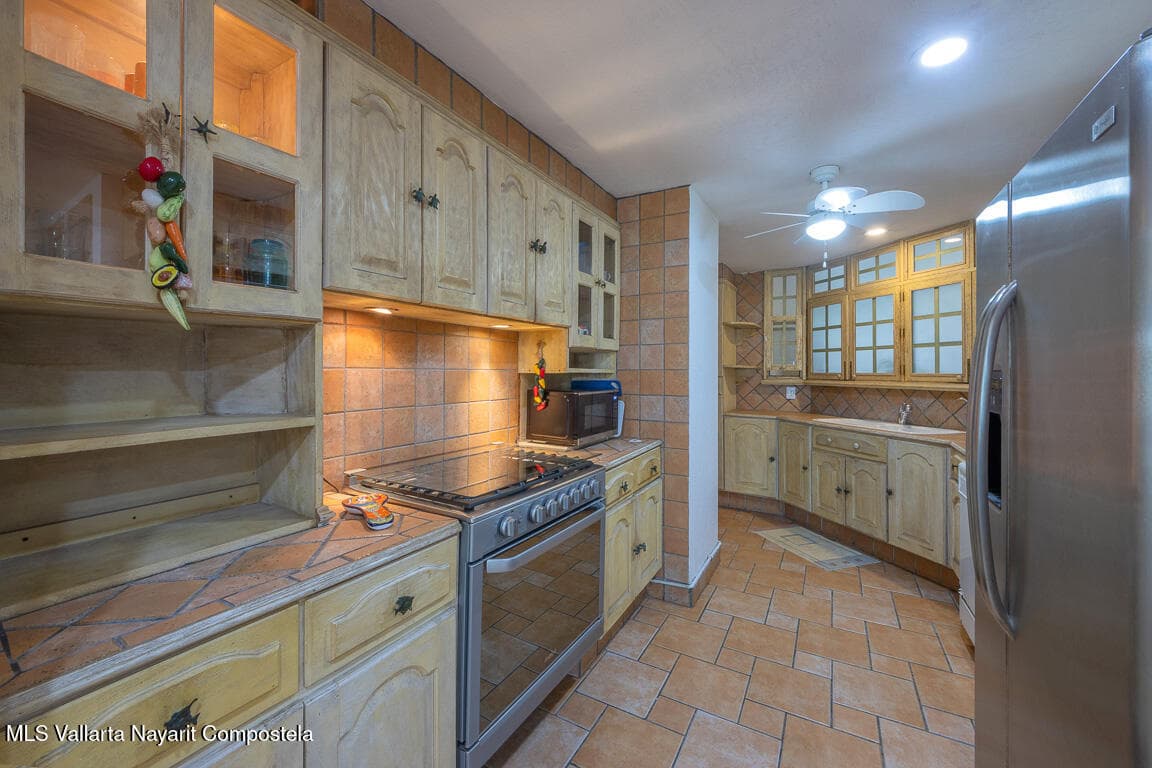 Bay View Grand 9