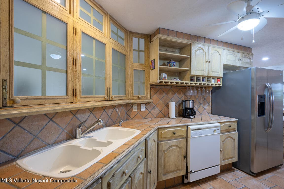 Bay View Grand 10