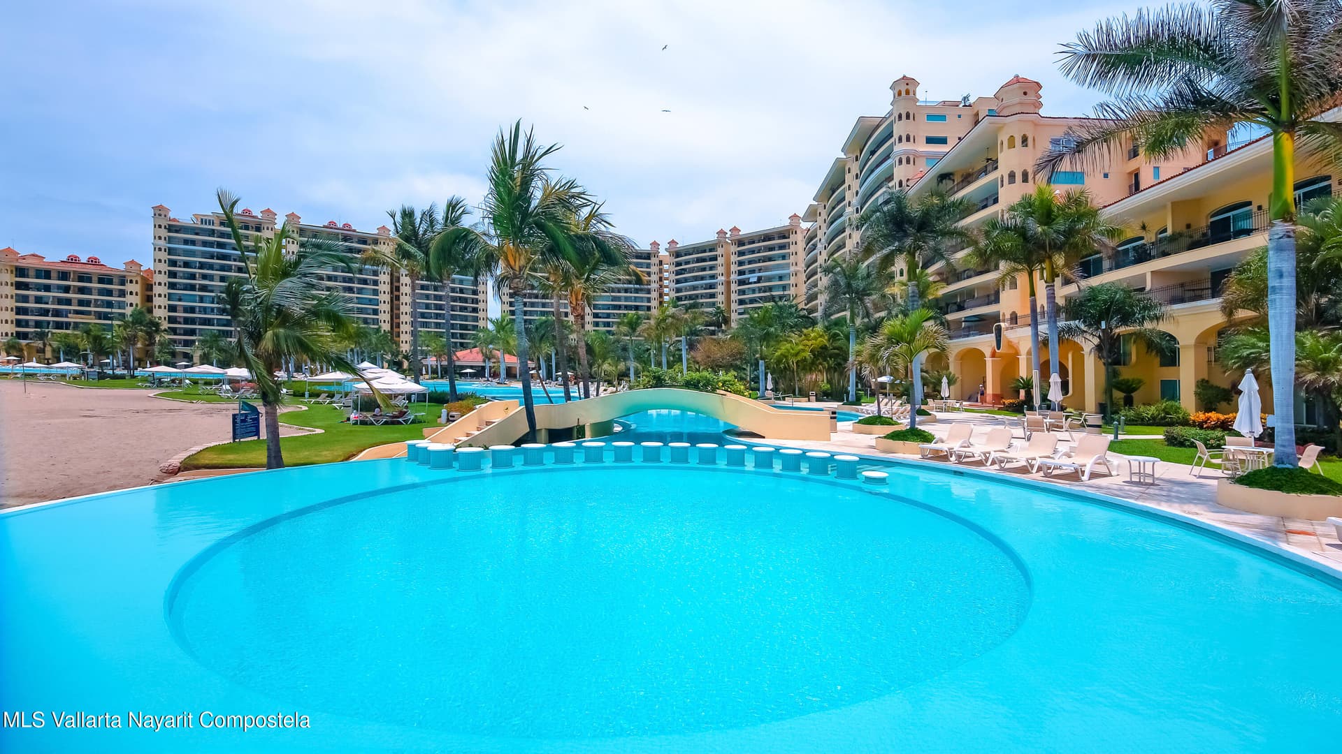 Bay View Grand 26