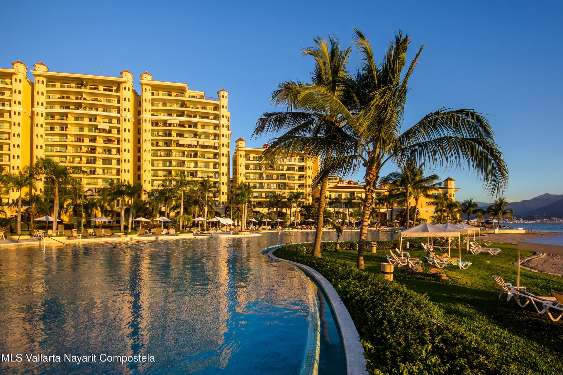 Bay View Grand 32