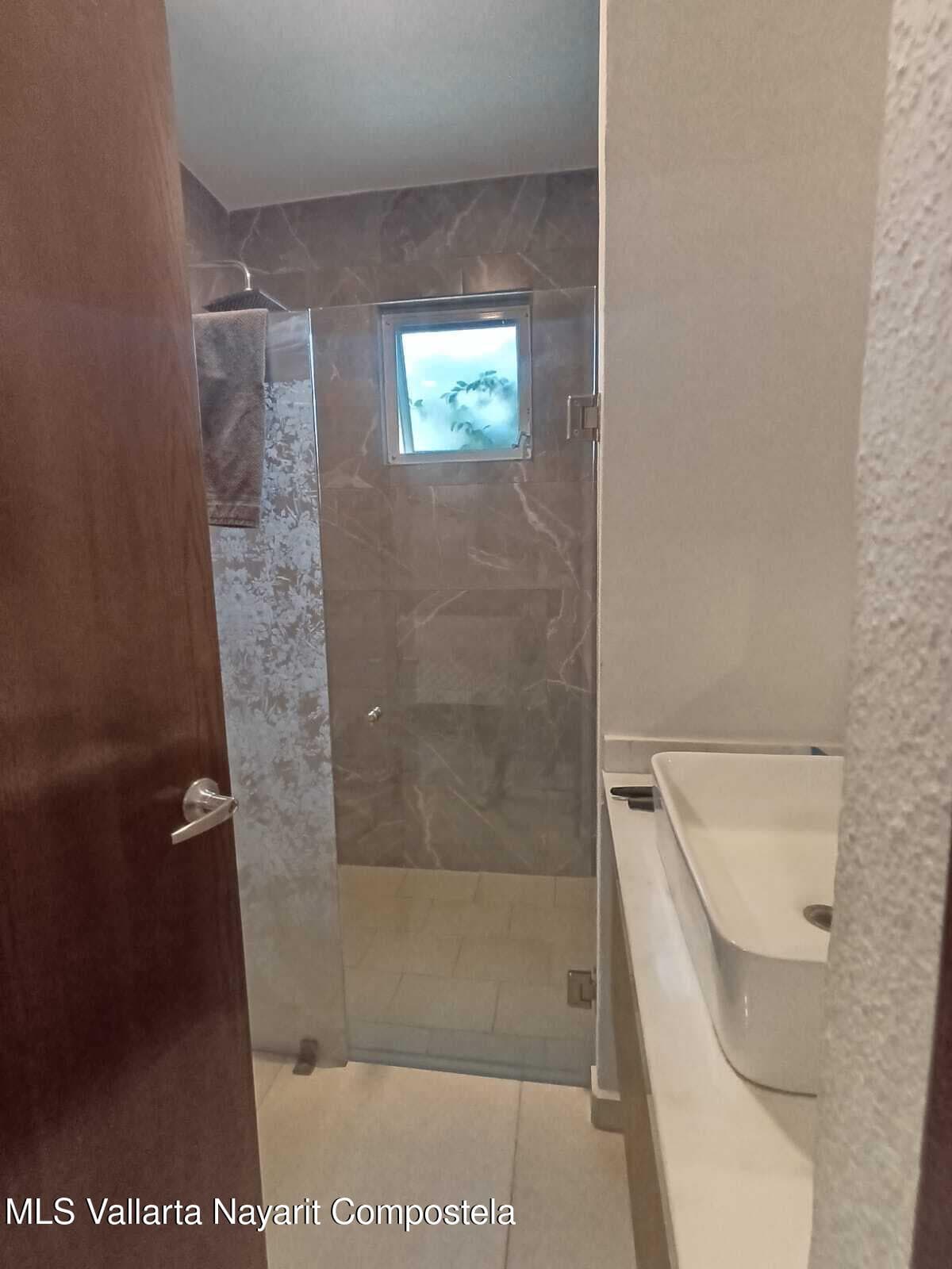 Condo 16