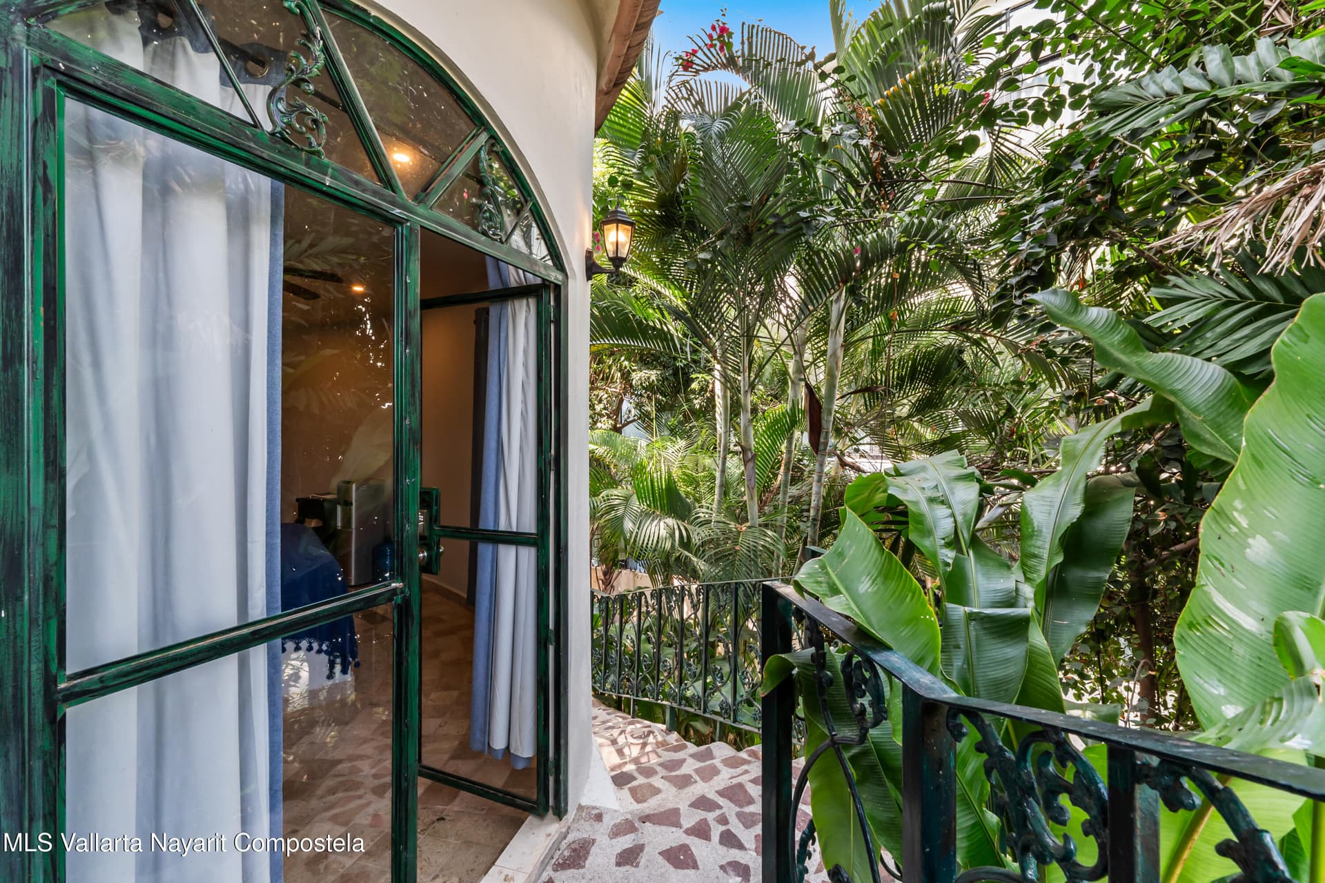 6-B Calle Vista del Mar 15