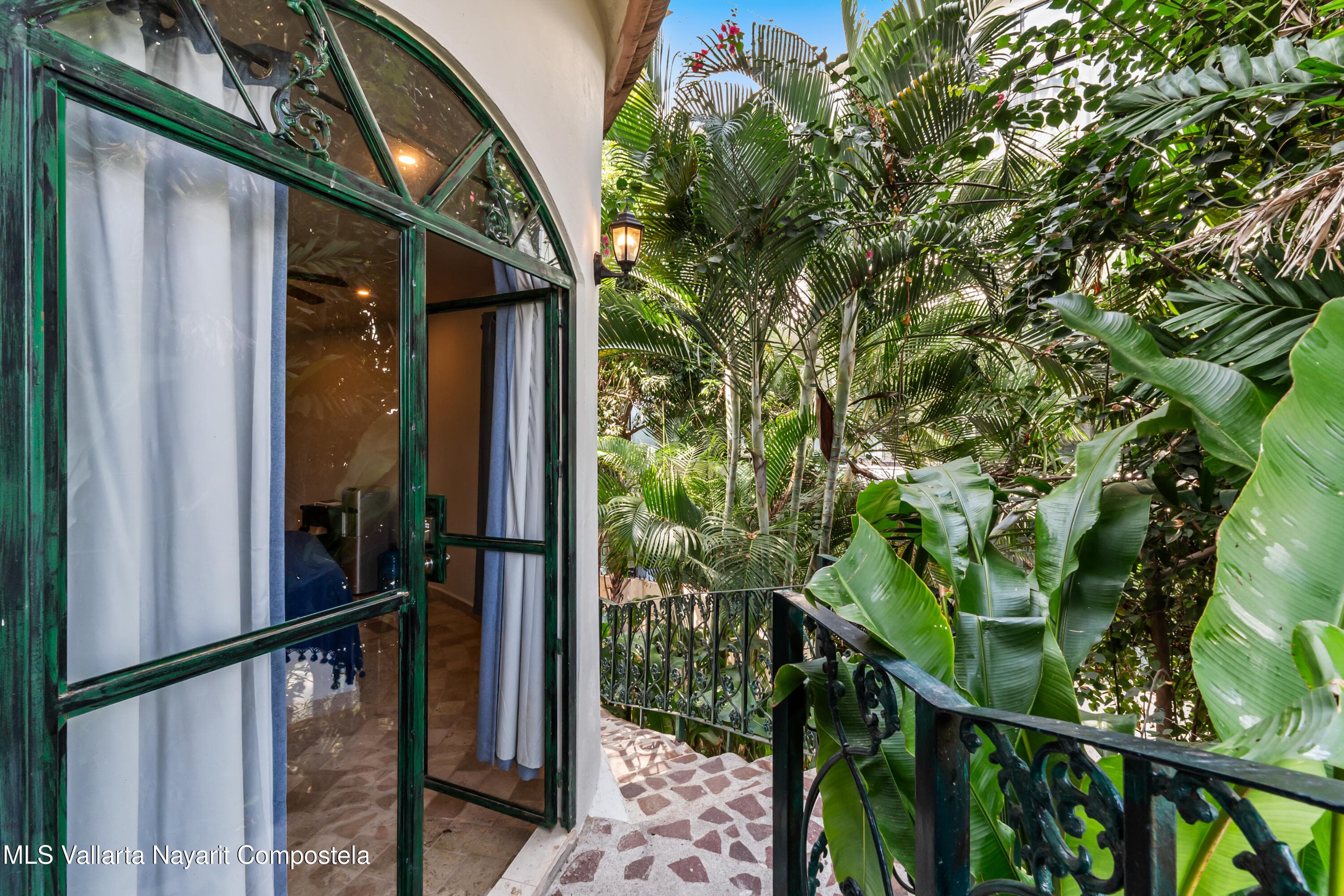 6-B Calle Vista del Mar 15