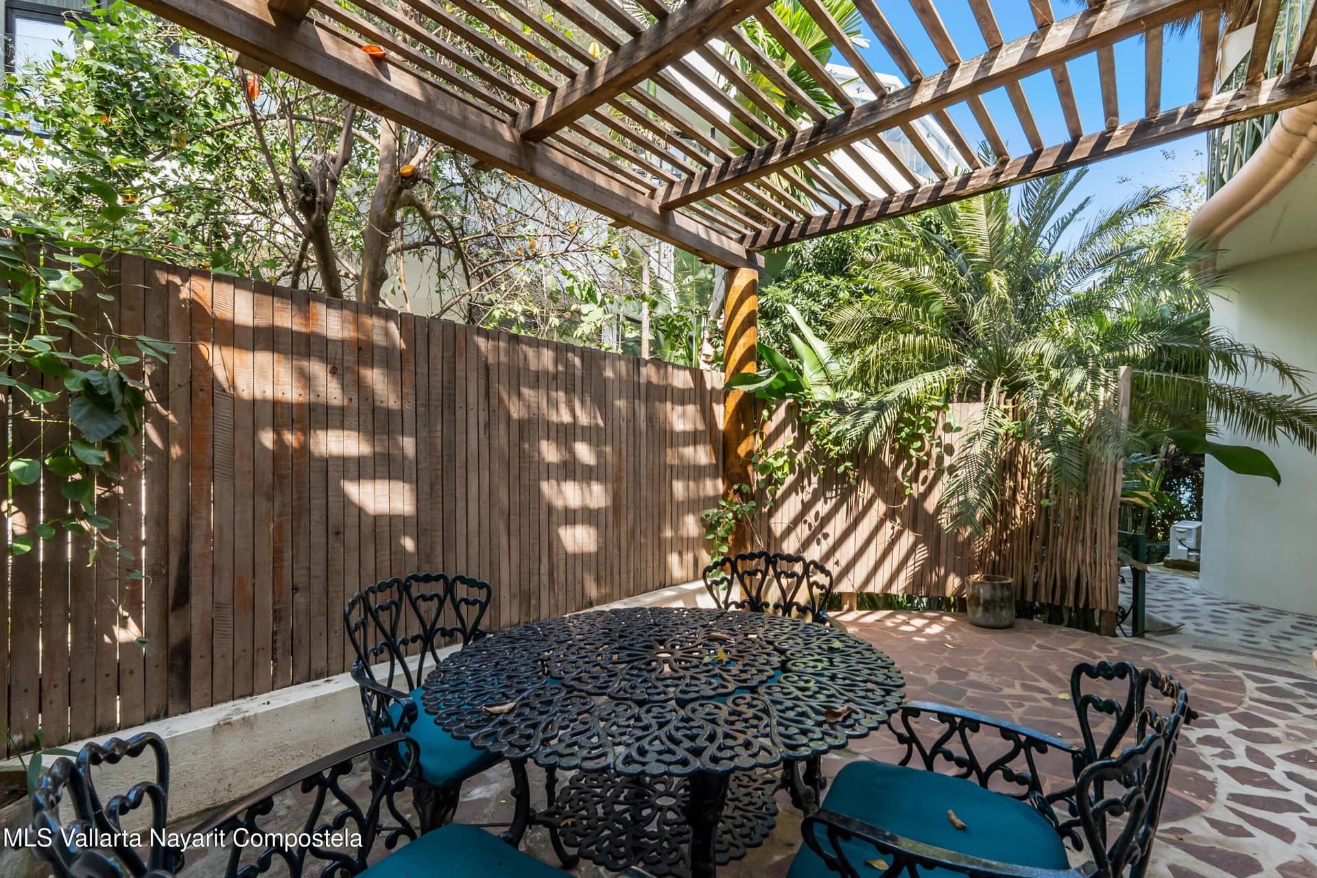 6-B Calle Vista del Mar 18