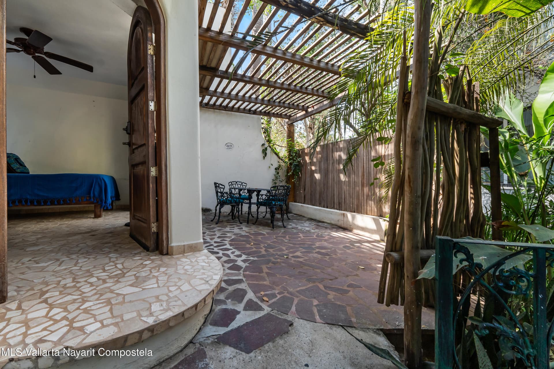 6-B Calle Vista del Mar 19