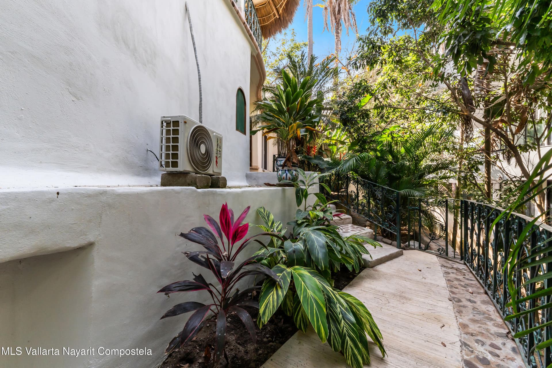 6-B Calle Vista del Mar 21