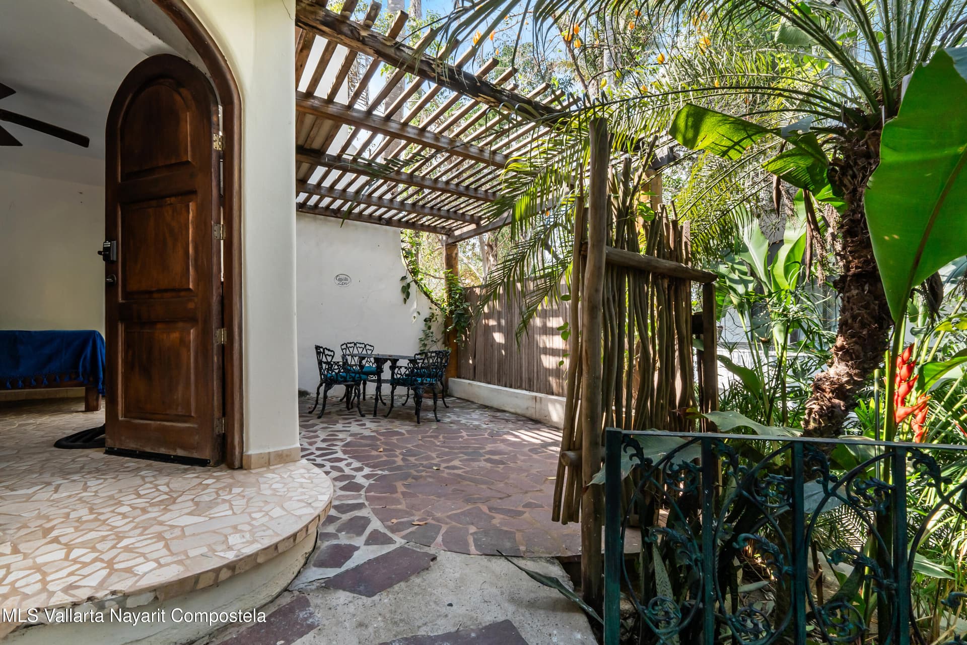 6-B Calle Vista del Mar 24