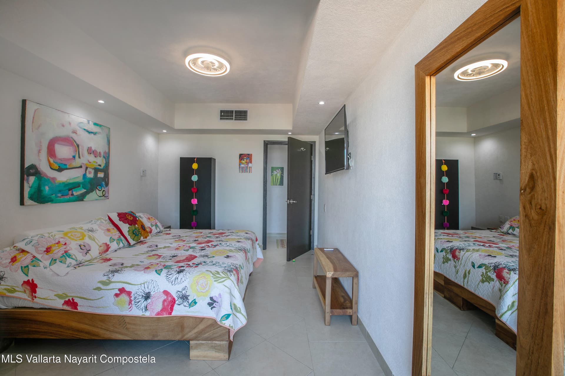 Grand Venetian 33