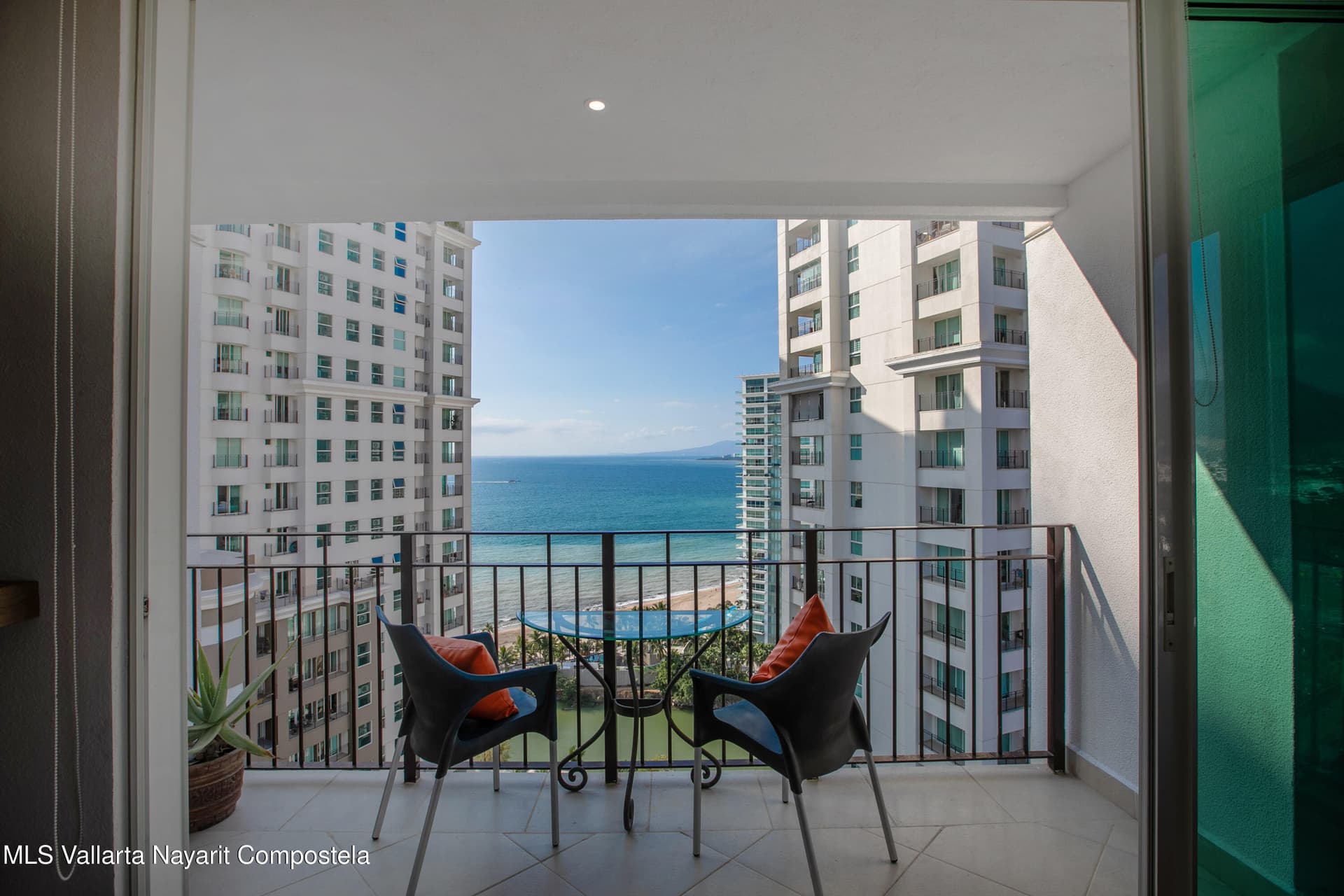 Grand Venetian 38