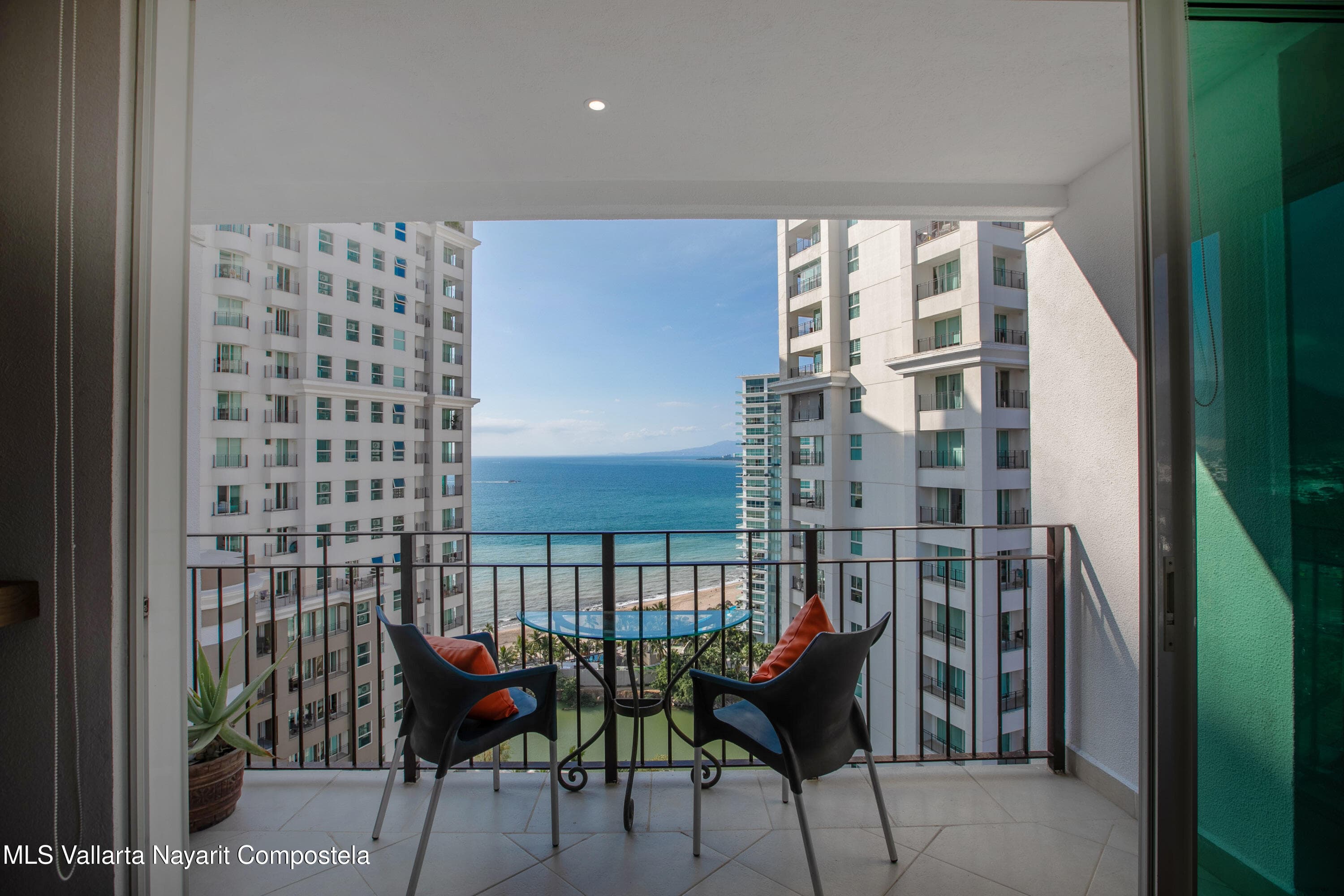 Grand Venetian 38