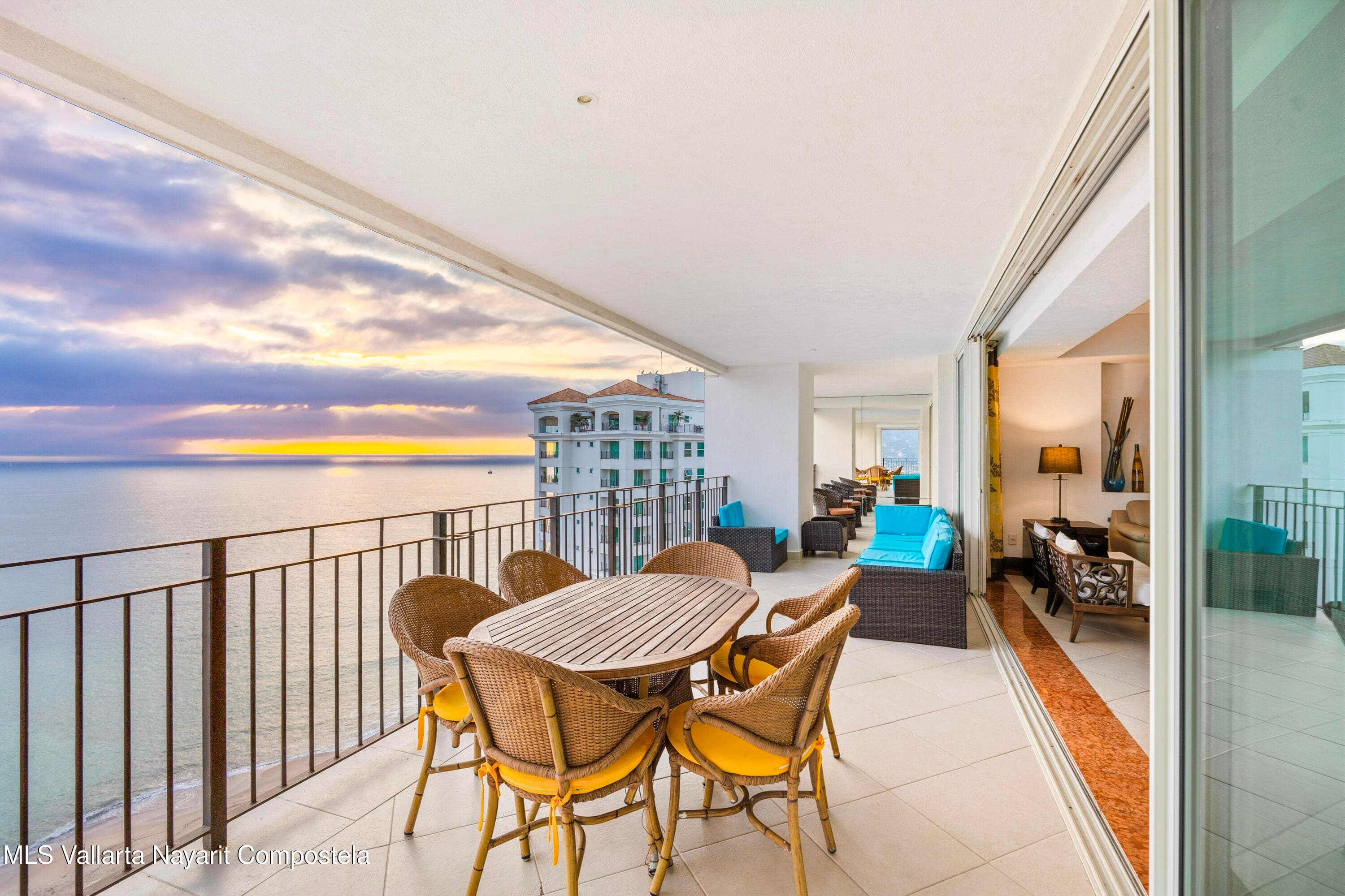 Grand Venetian 6