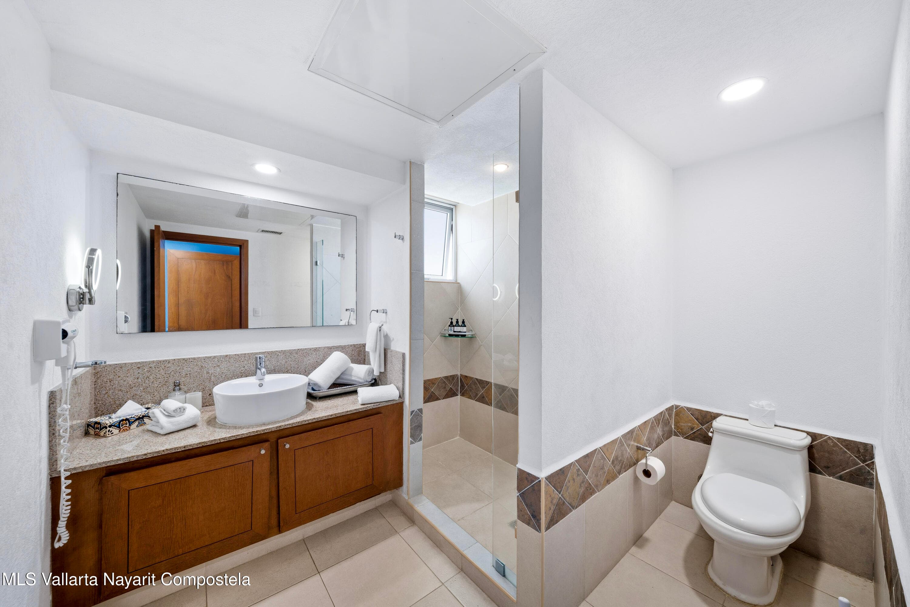 Grand Venetian 13