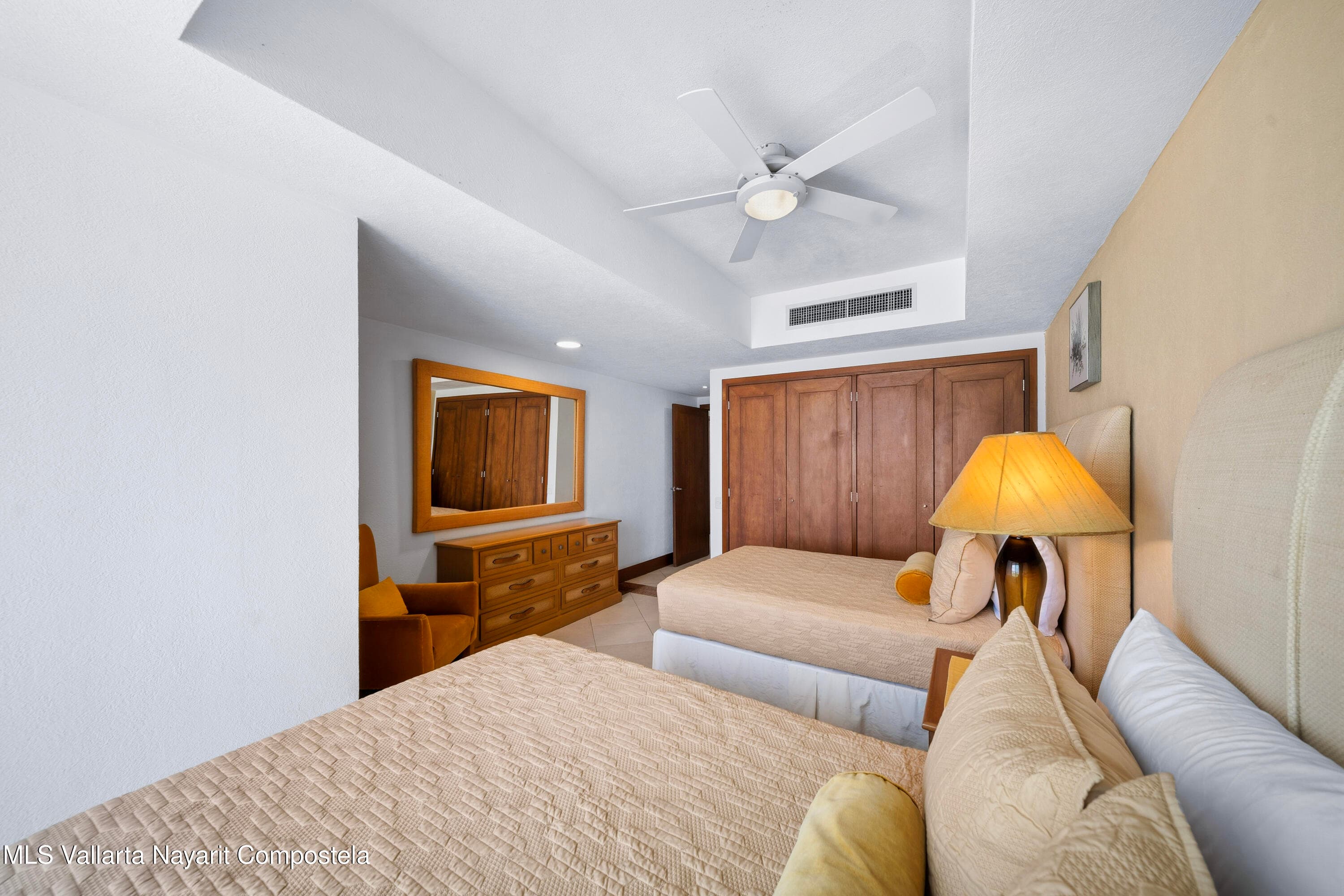 Grand Venetian 14