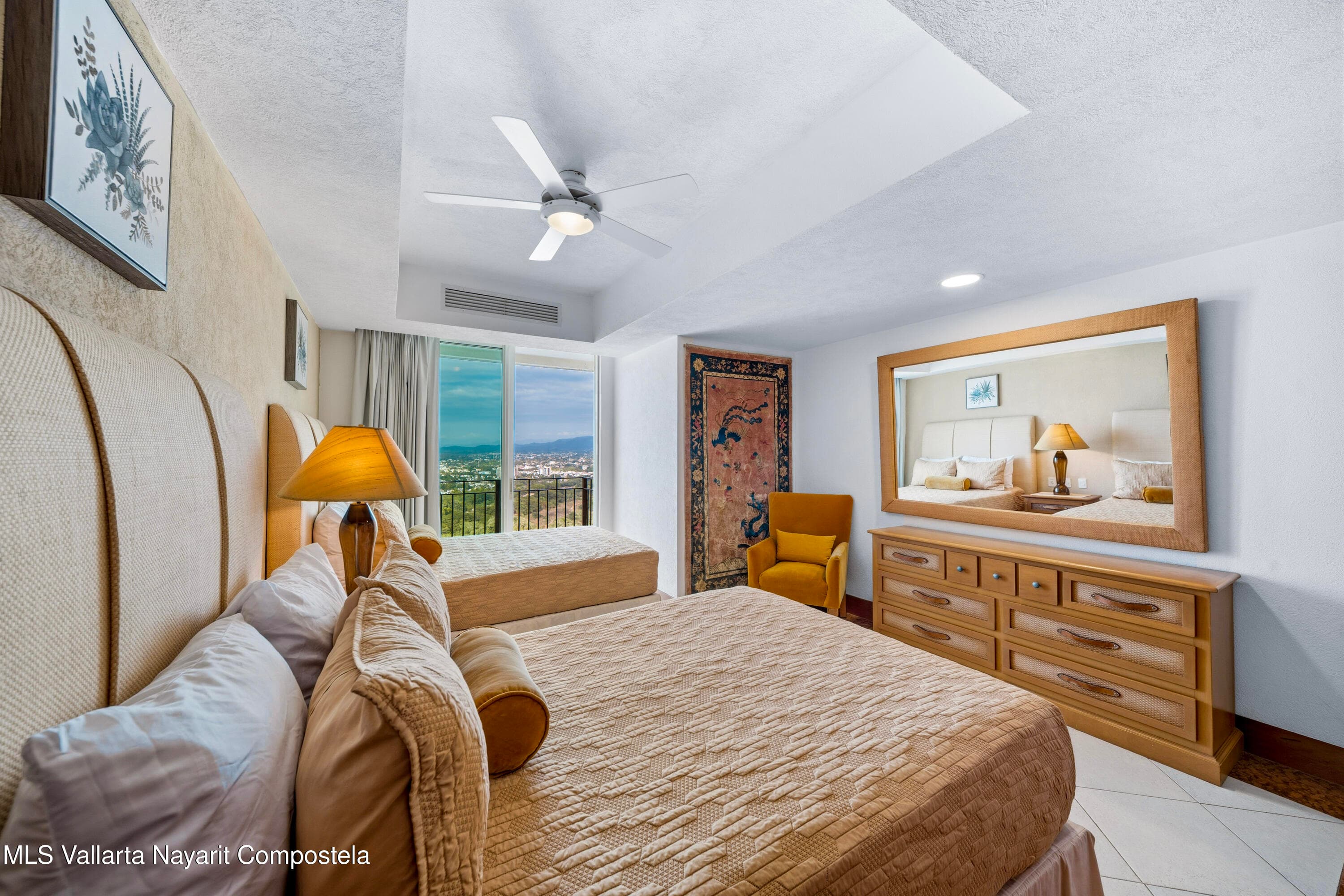 Grand Venetian 15