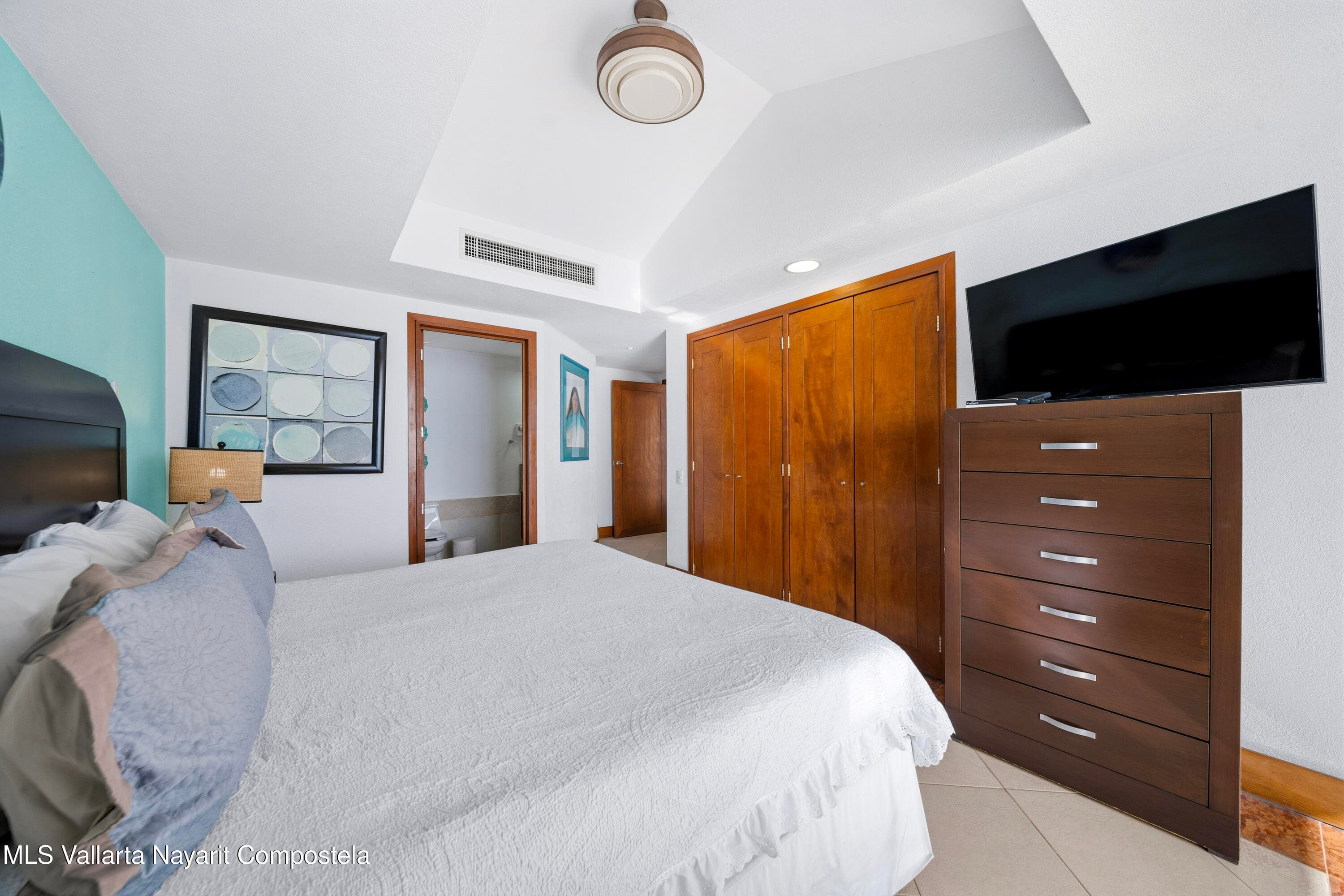 Grand Venetian 25