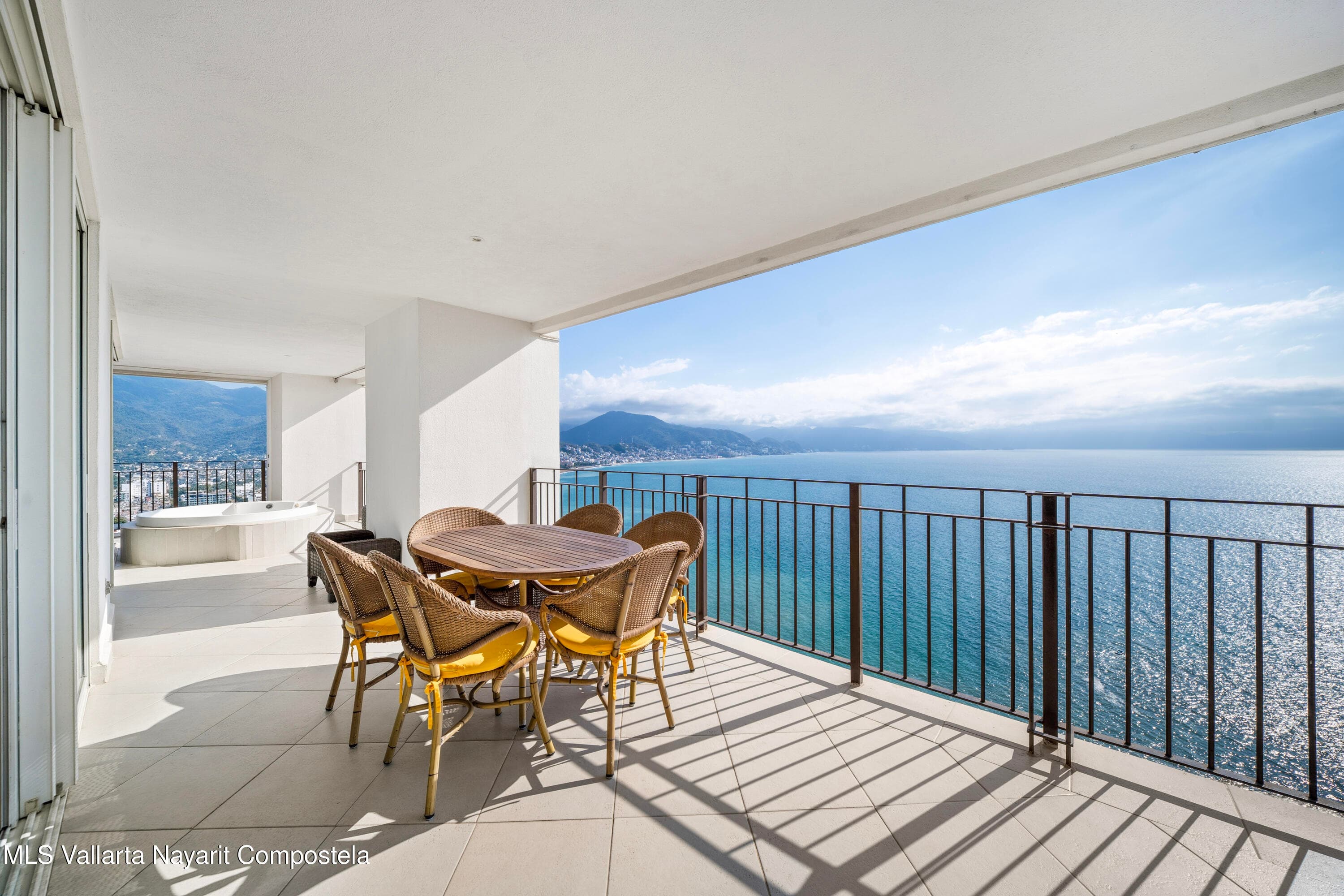 Grand Venetian 26