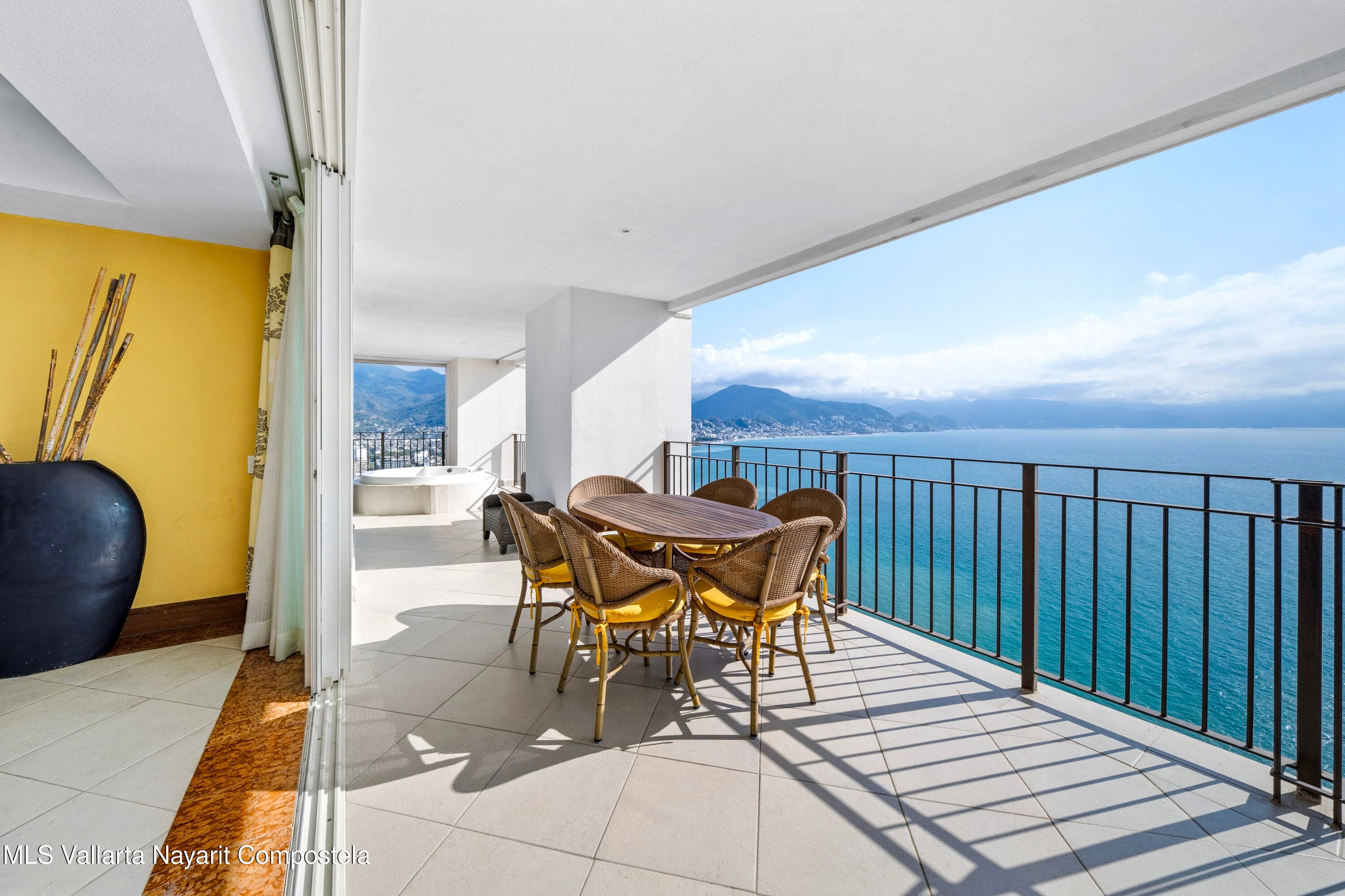 Grand Venetian 27