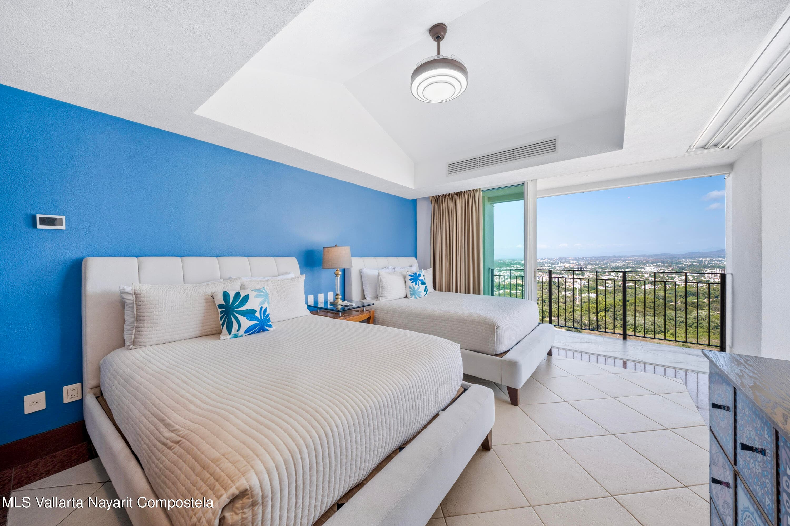 Grand Venetian 31