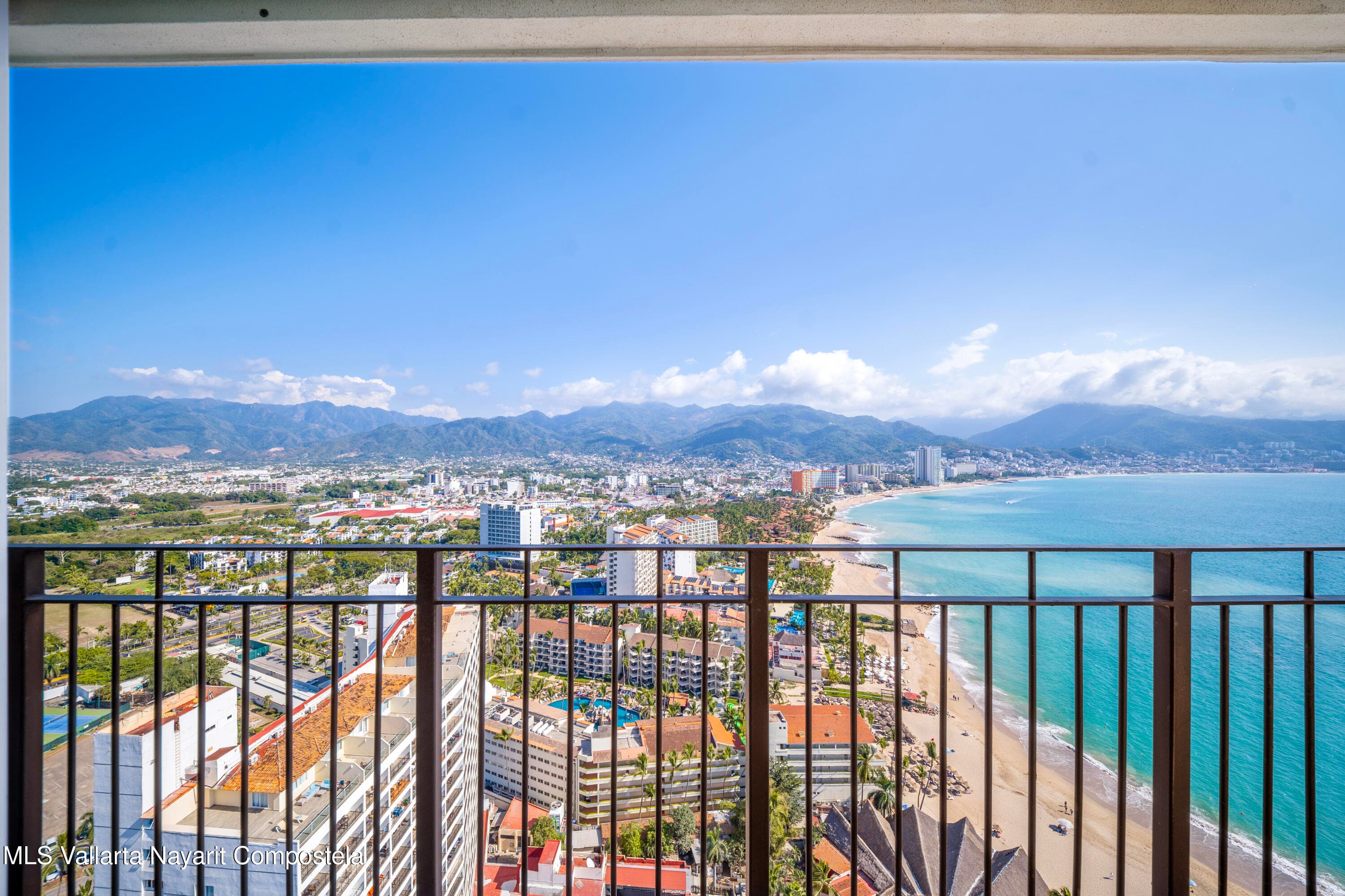 Grand Venetian 33