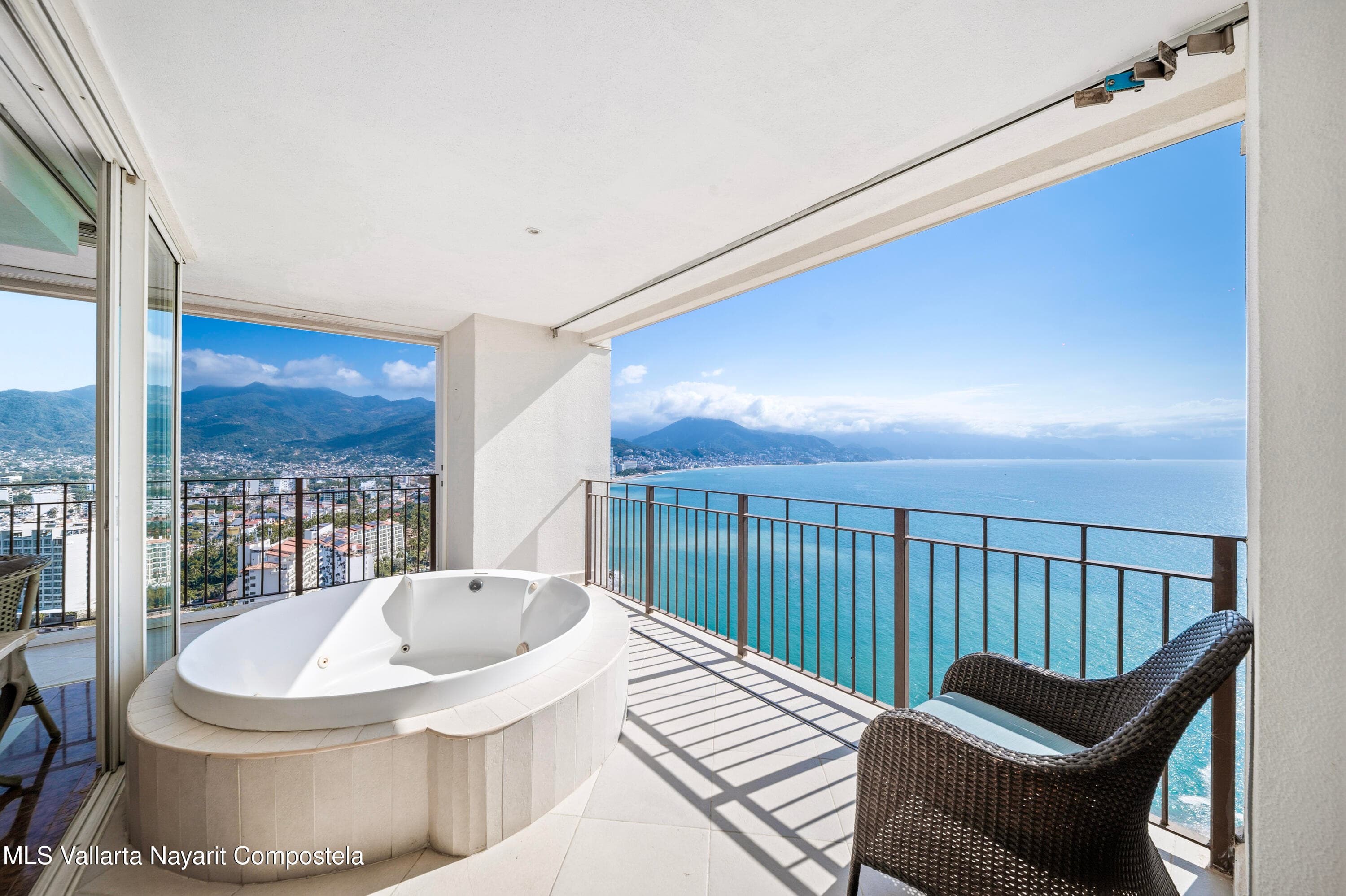 Grand Venetian 34