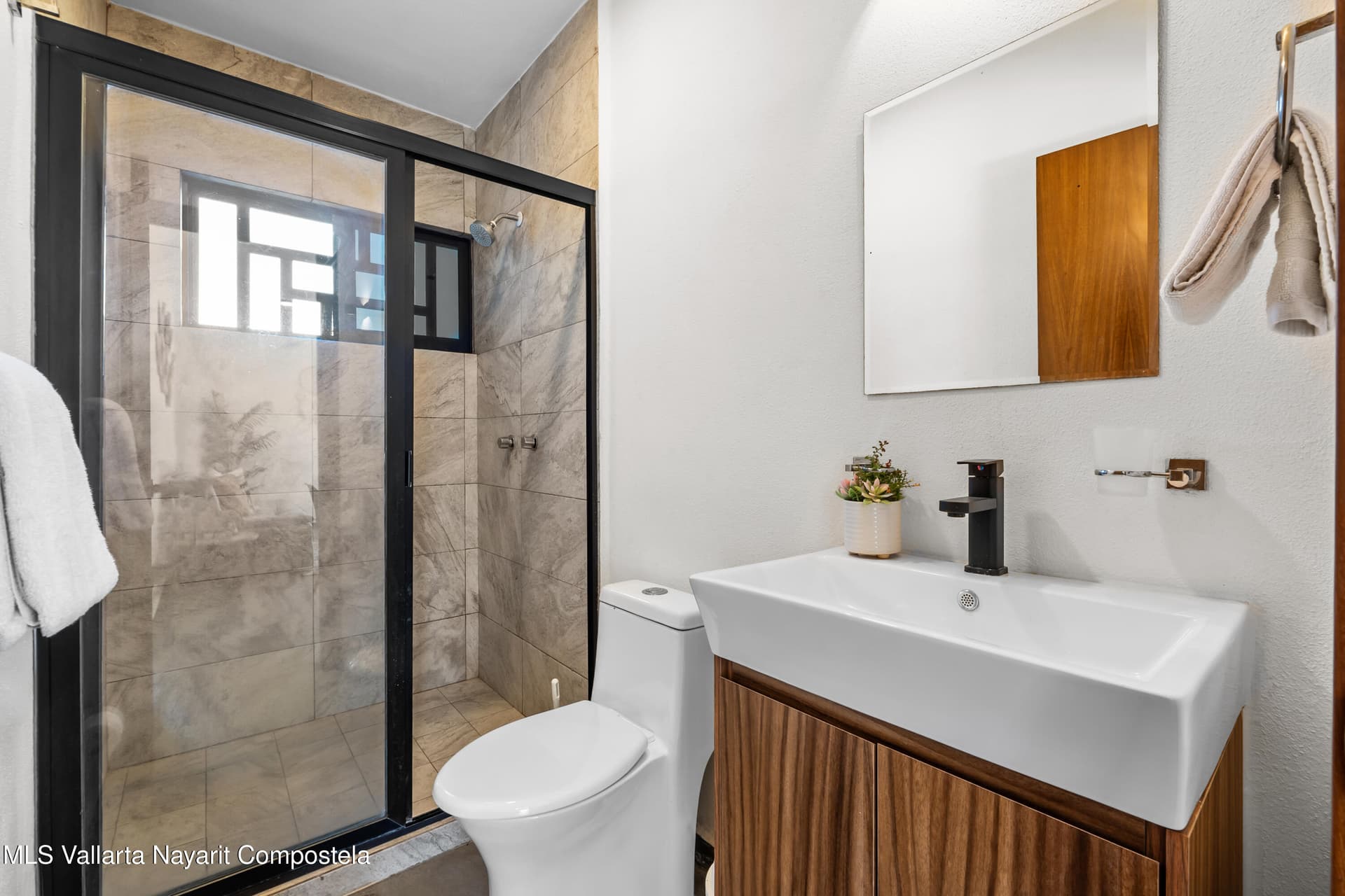 315 Paseo Foresta 13