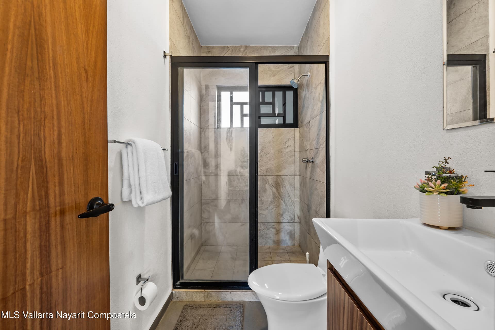 315 Paseo Foresta 14
