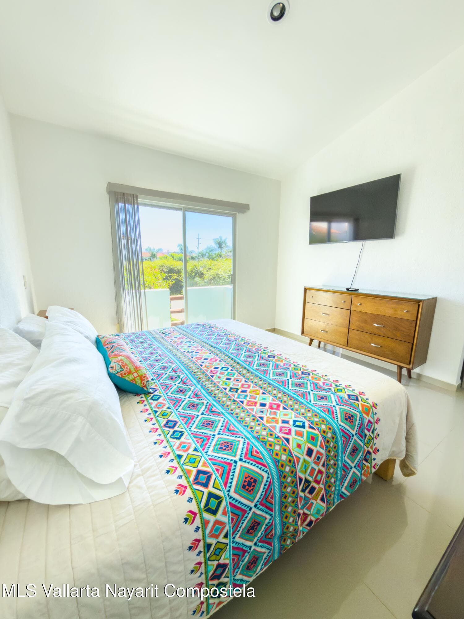 300 Av. Paseo de Vallarta 11
