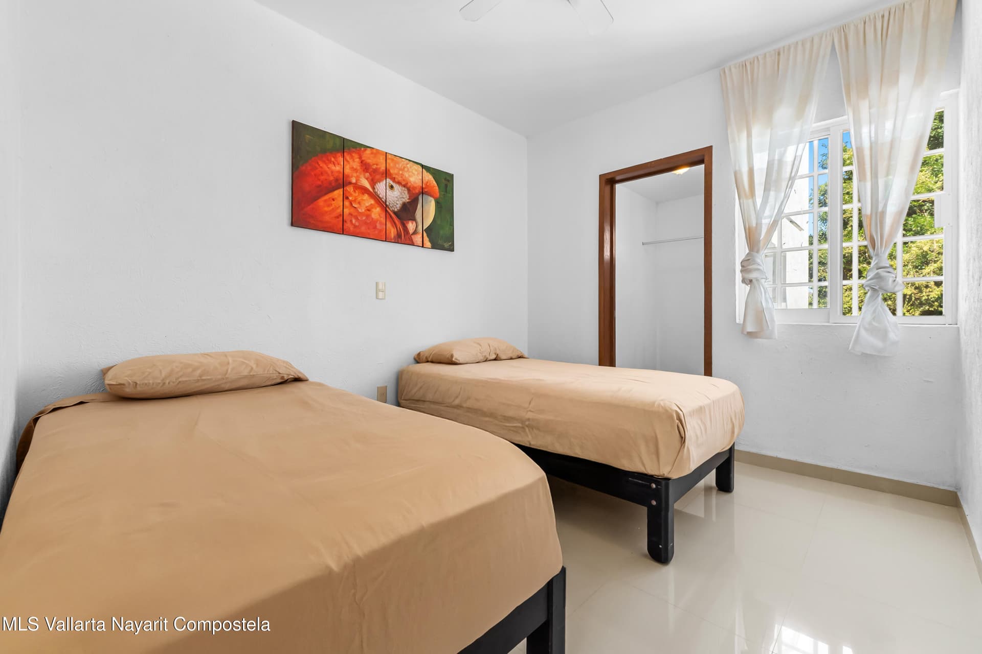 300 Av. Paseo Vallarta 12