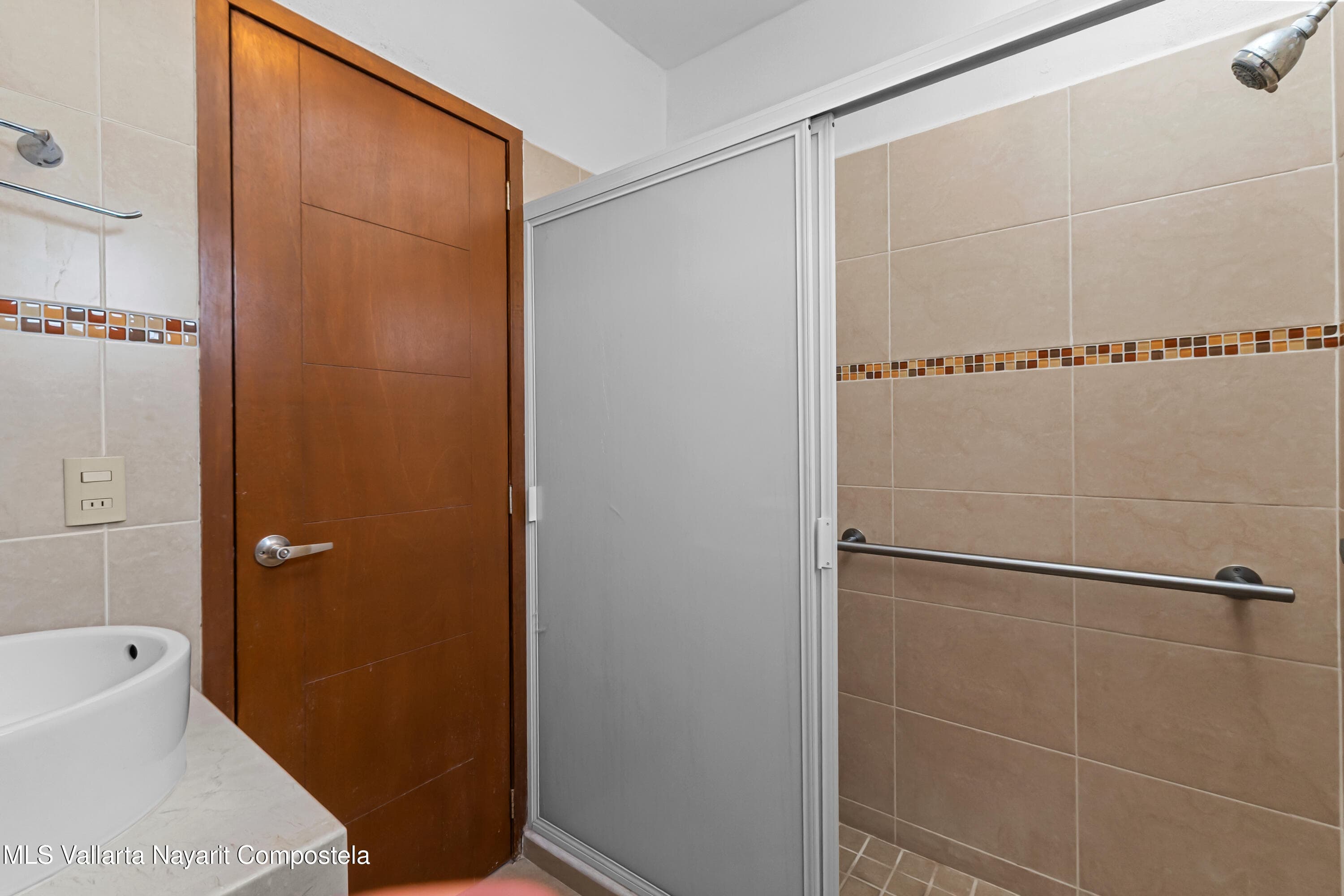 300 Av. Paseo Vallarta 16
