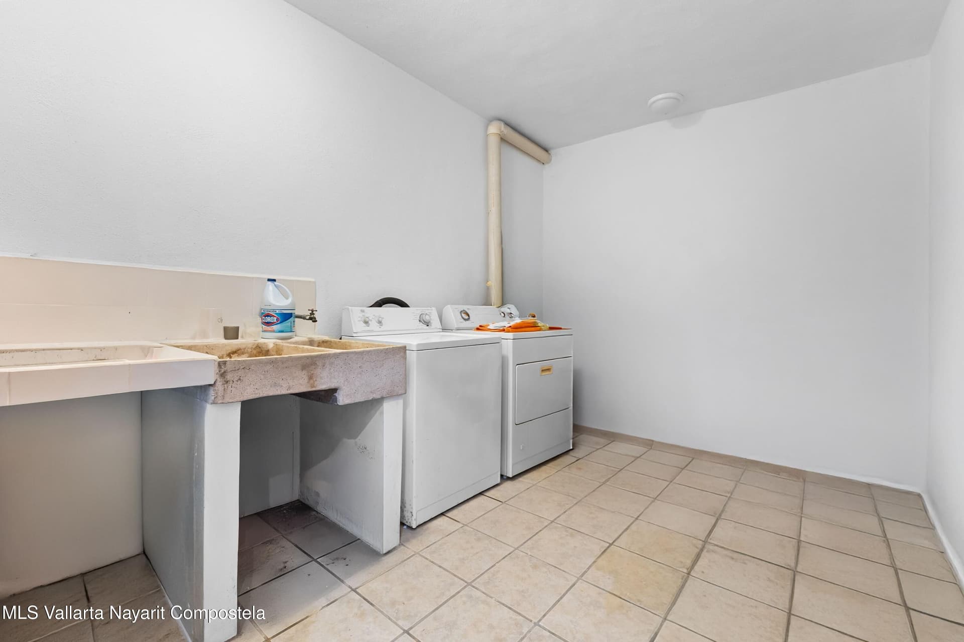 589 Alameda 17