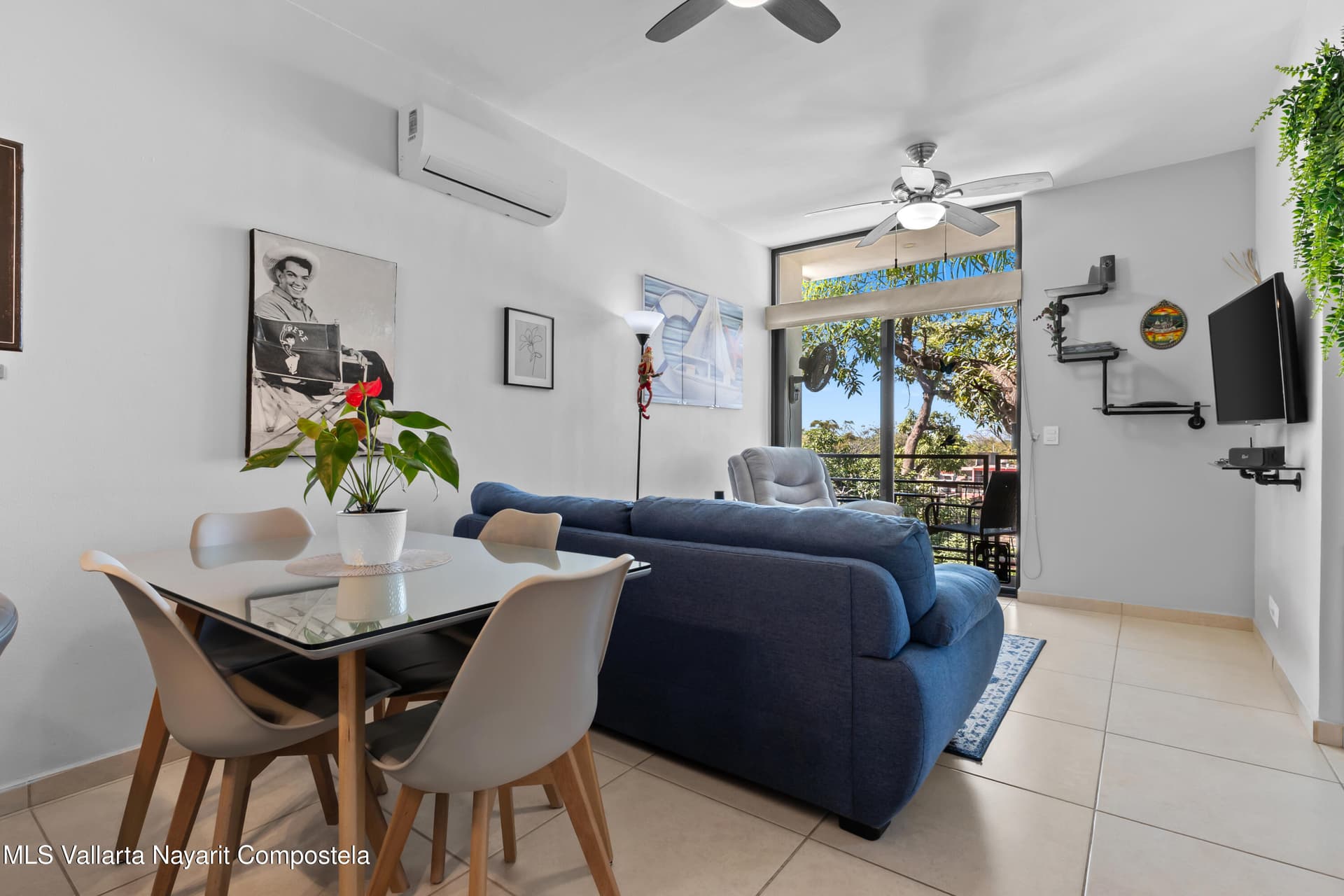 447 Av. Mezquite 5