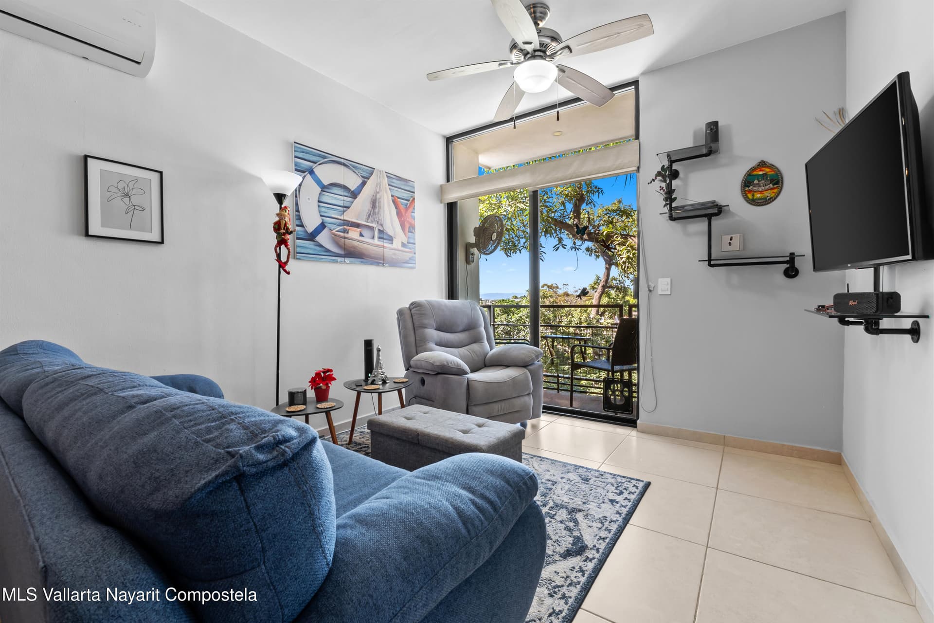 447 Av. Mezquite 8