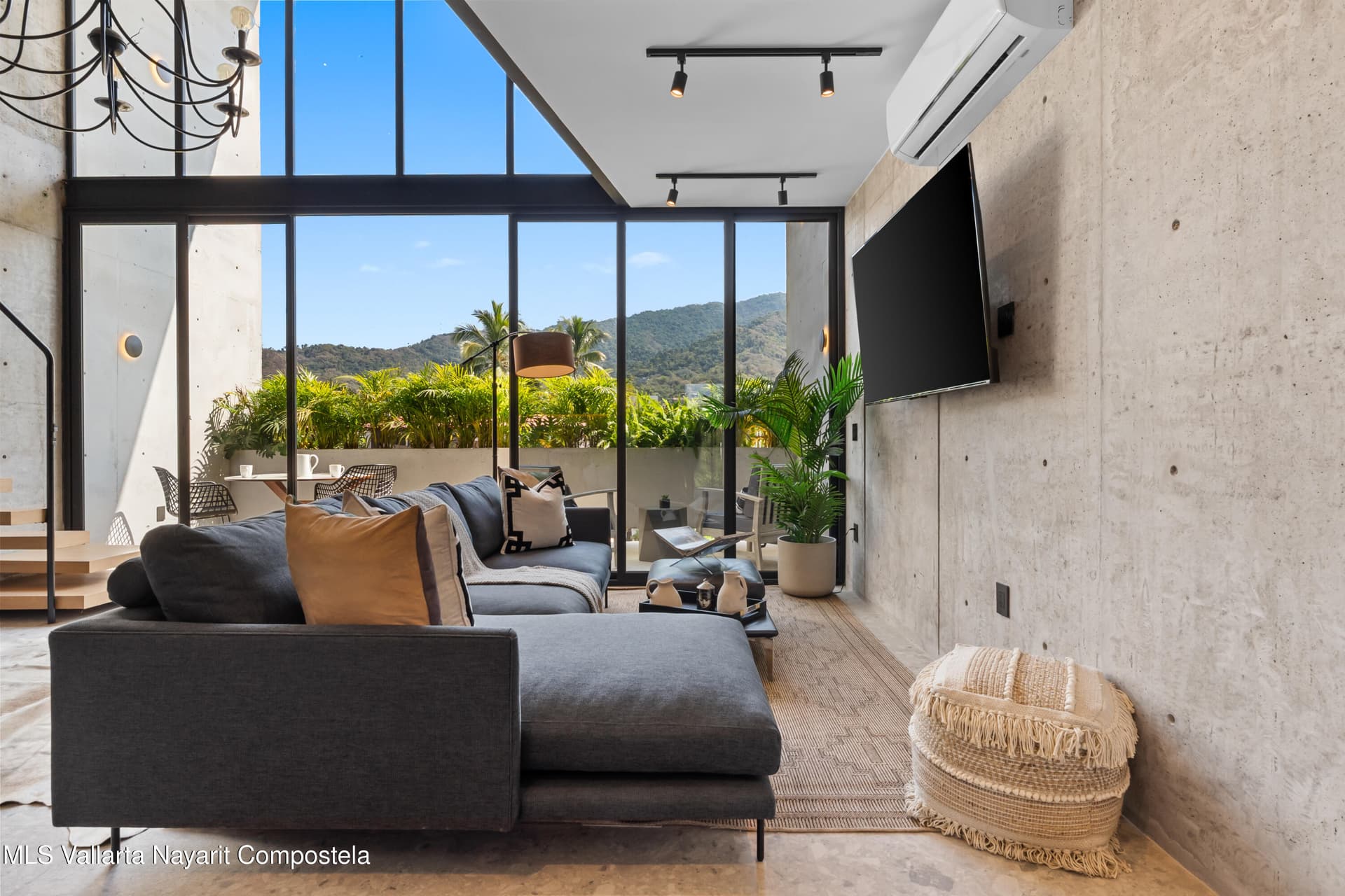 Varia Living 4