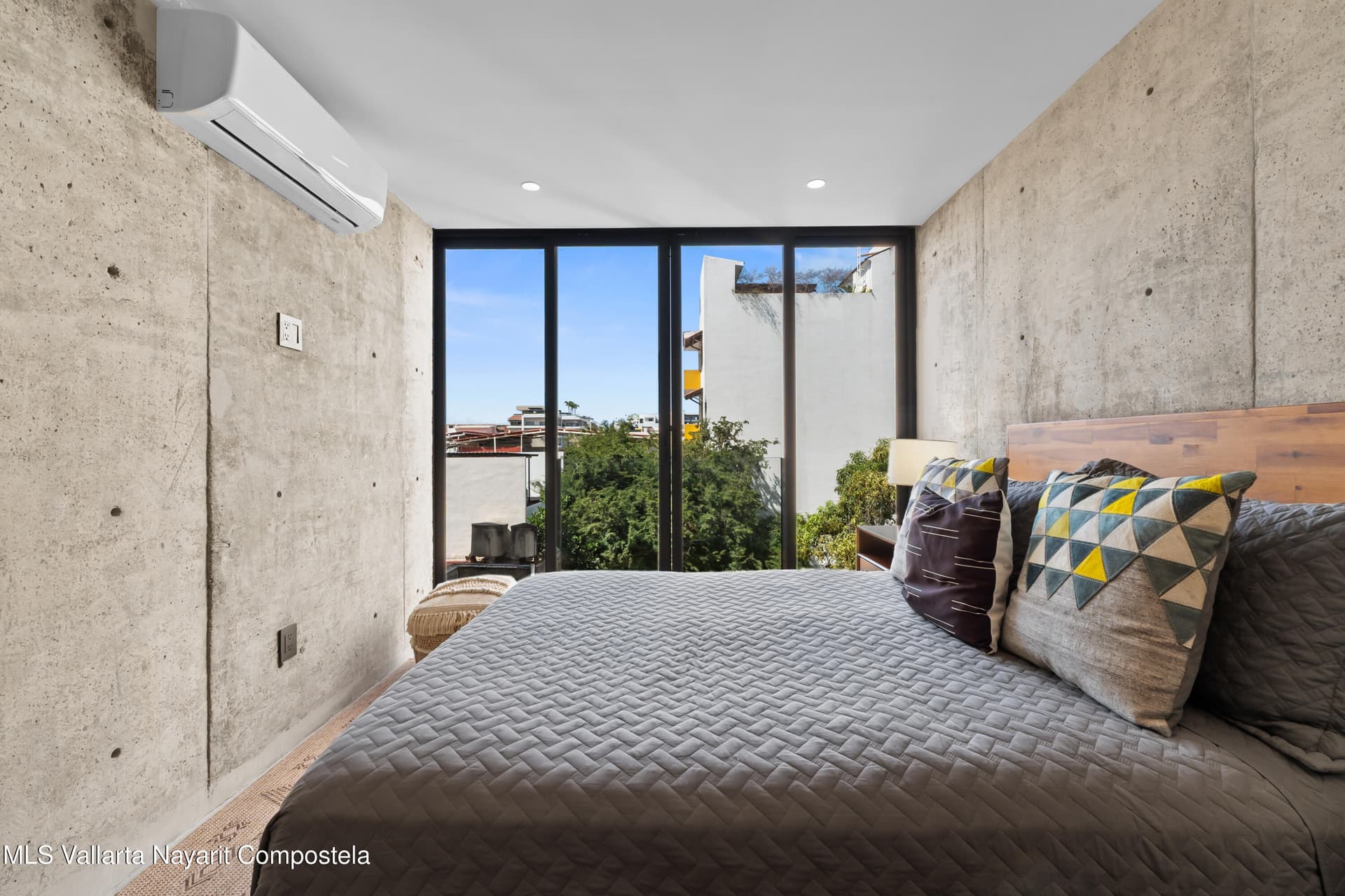 Varia Living 16