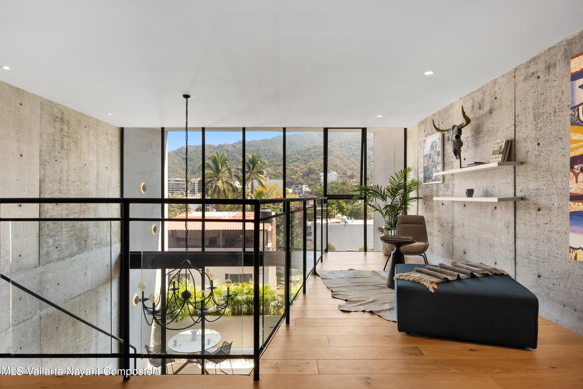 Varia Living 24