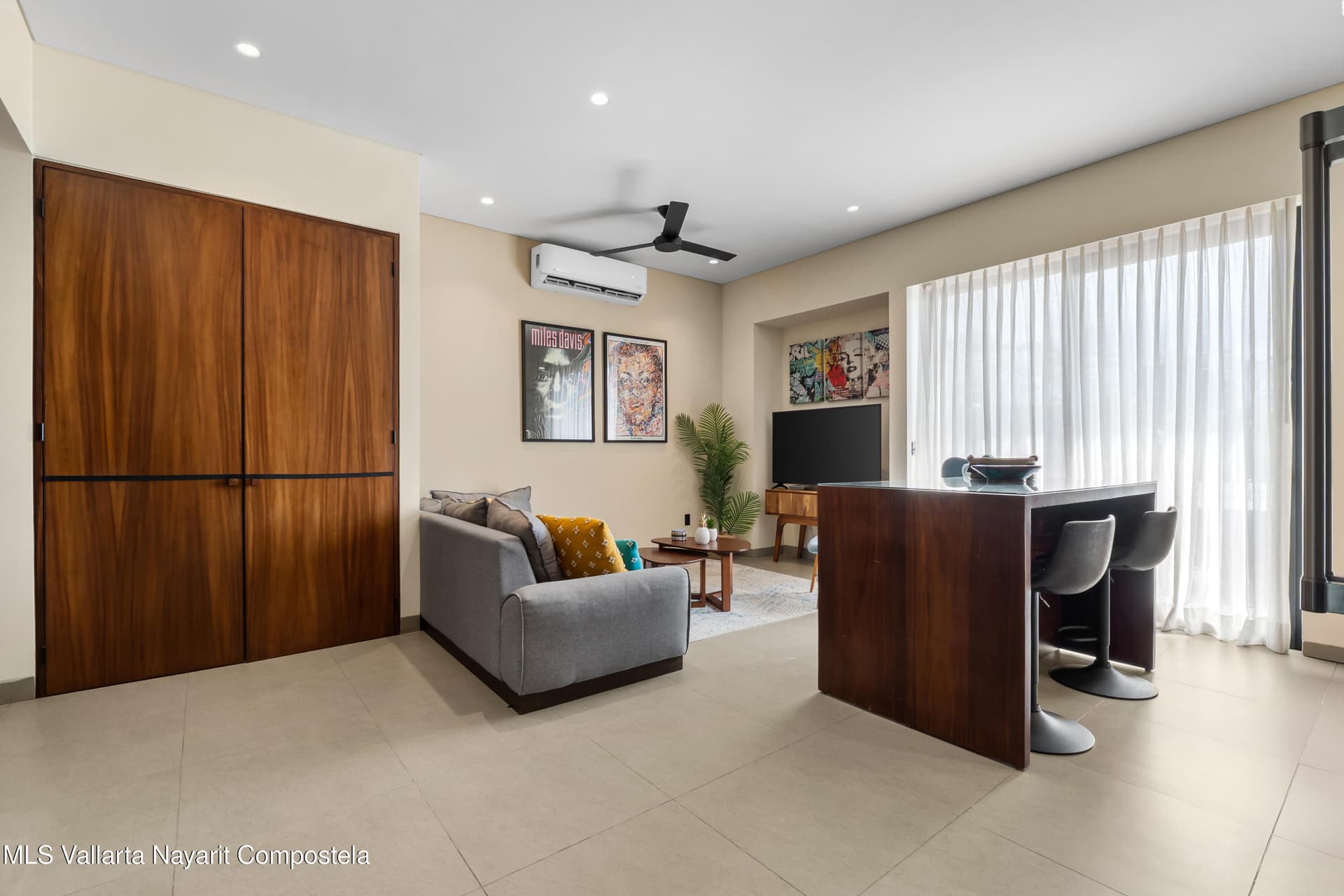 The Colonial 5