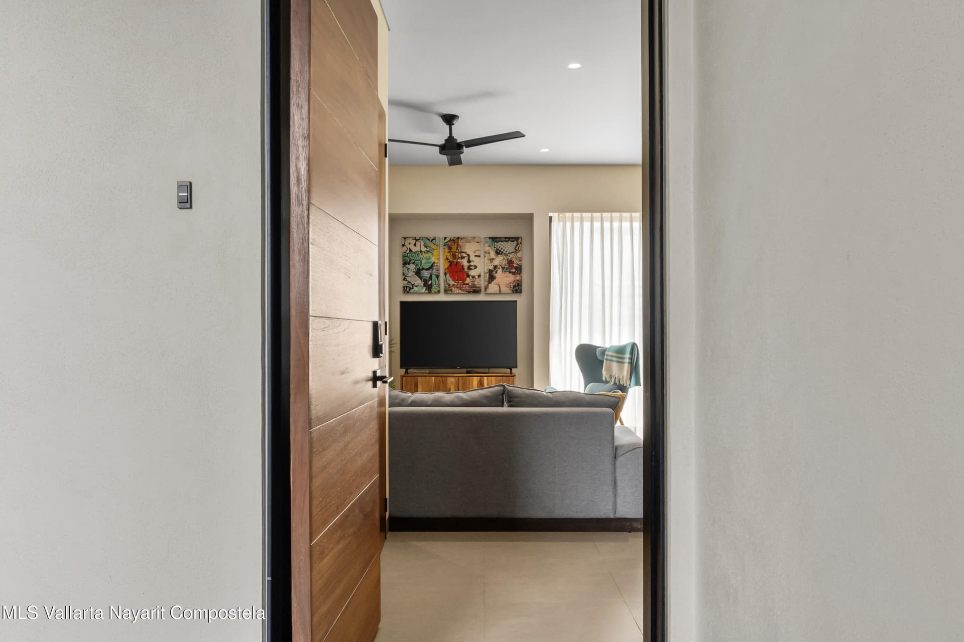 The Colonial 28