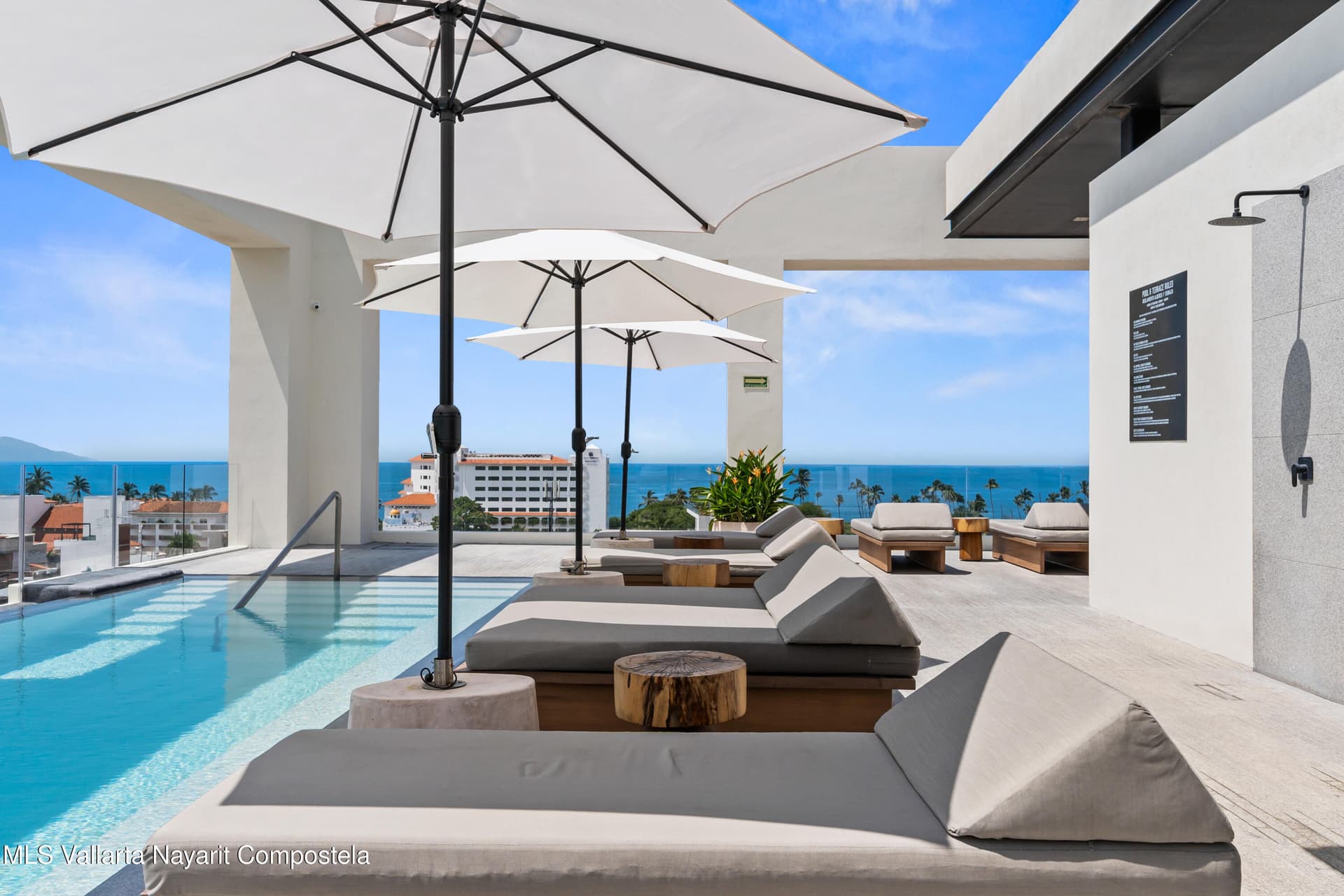 The Colonial 32