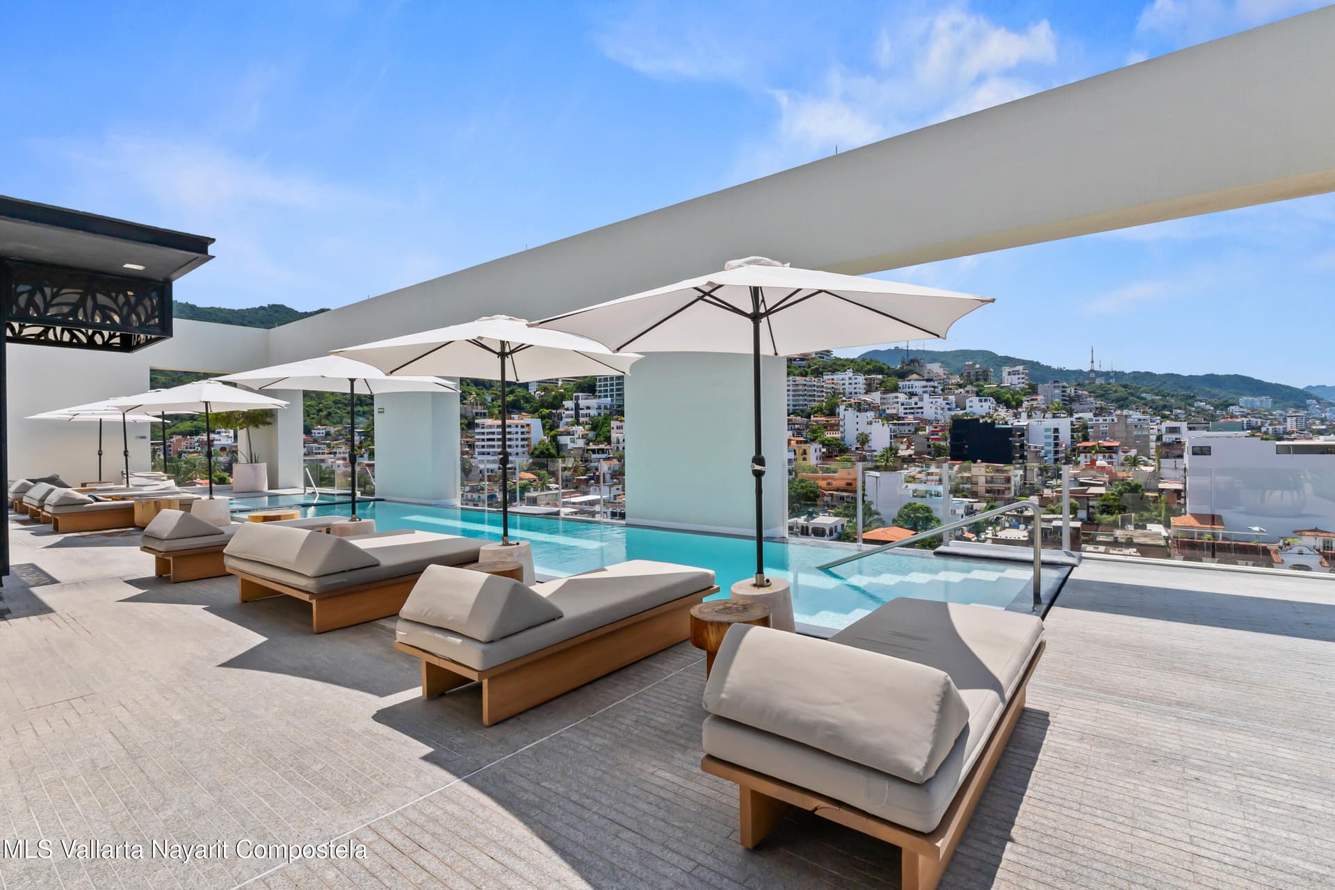 The Colonial 34