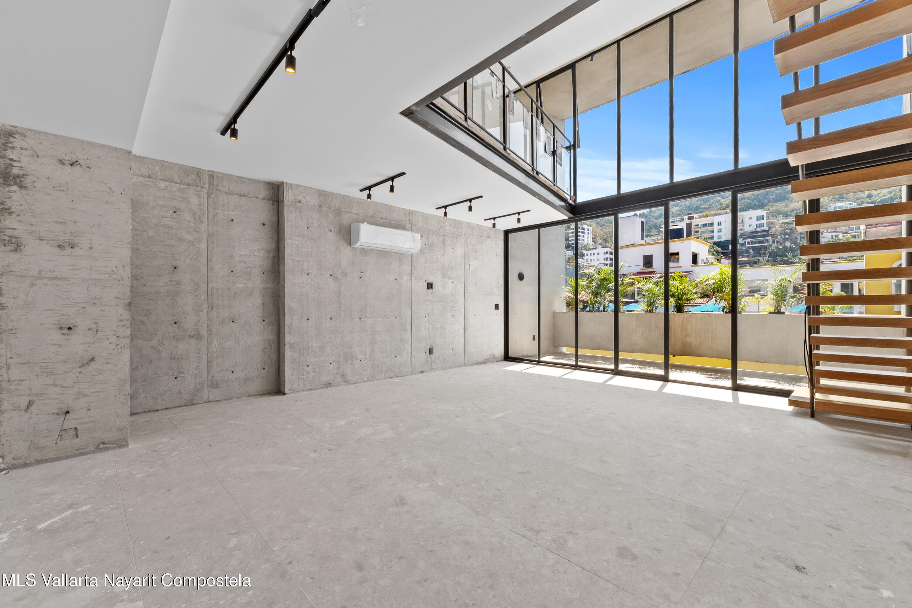 Varia Living 4