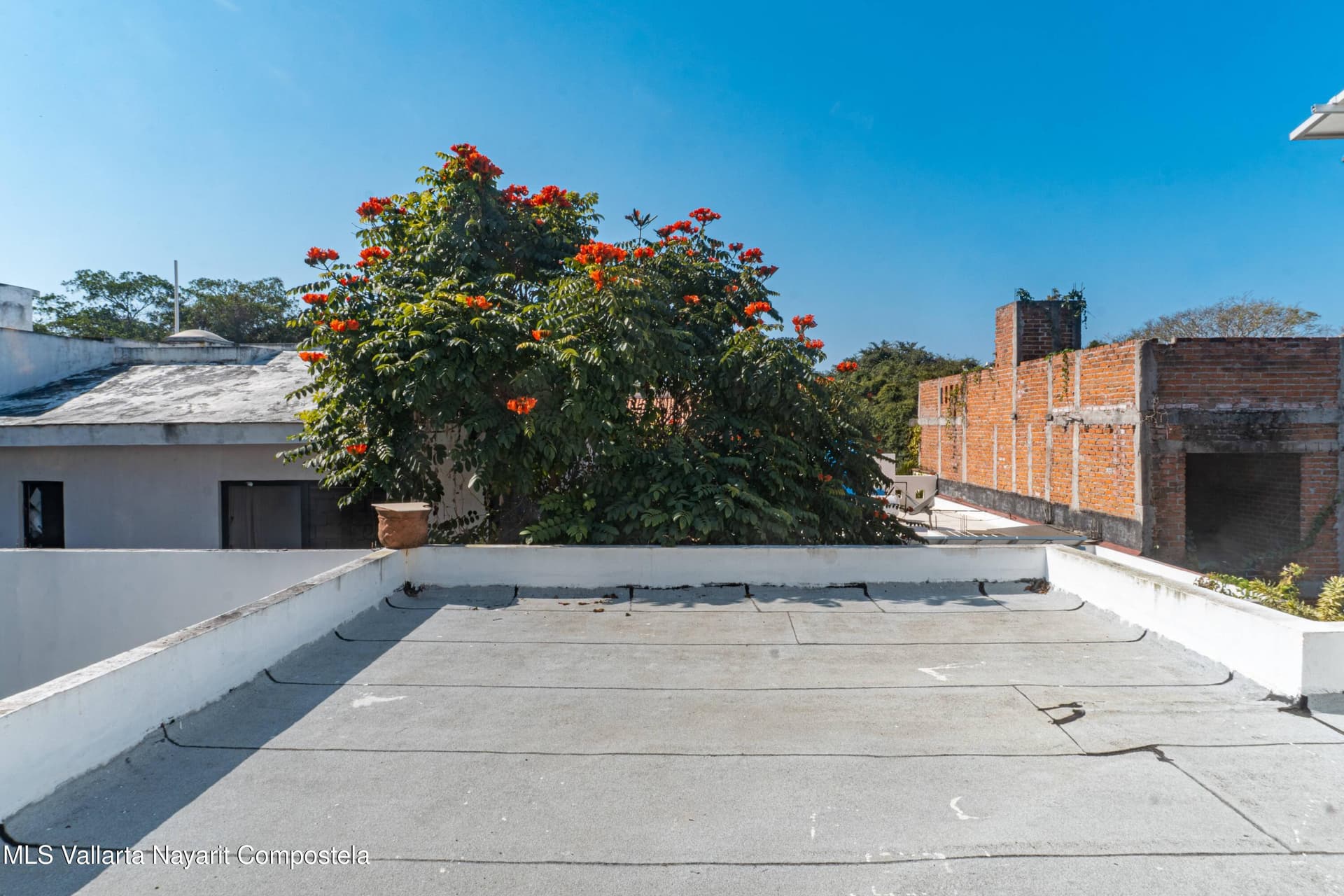 46 Calle Ceibas 30